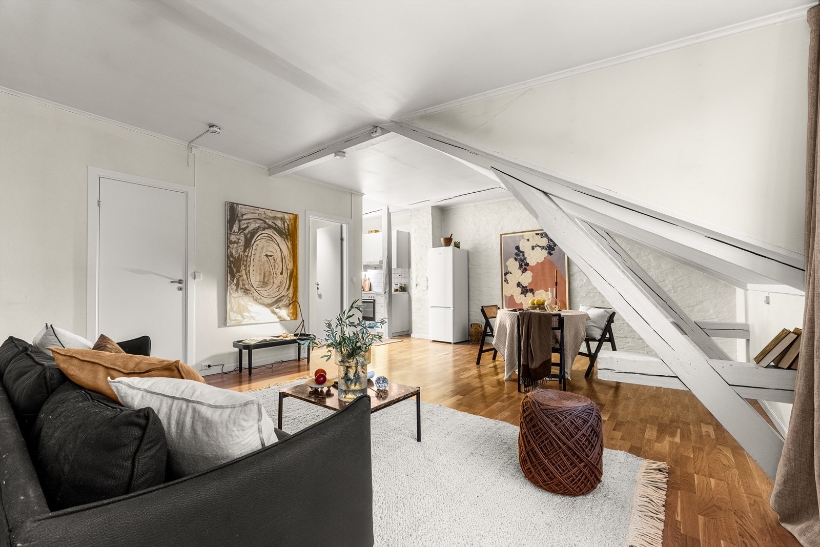 En innbydende 2-roms toppleilighet med attraktiv beliggenhet på Bislett/St. Hanshaugen. Galleribilde