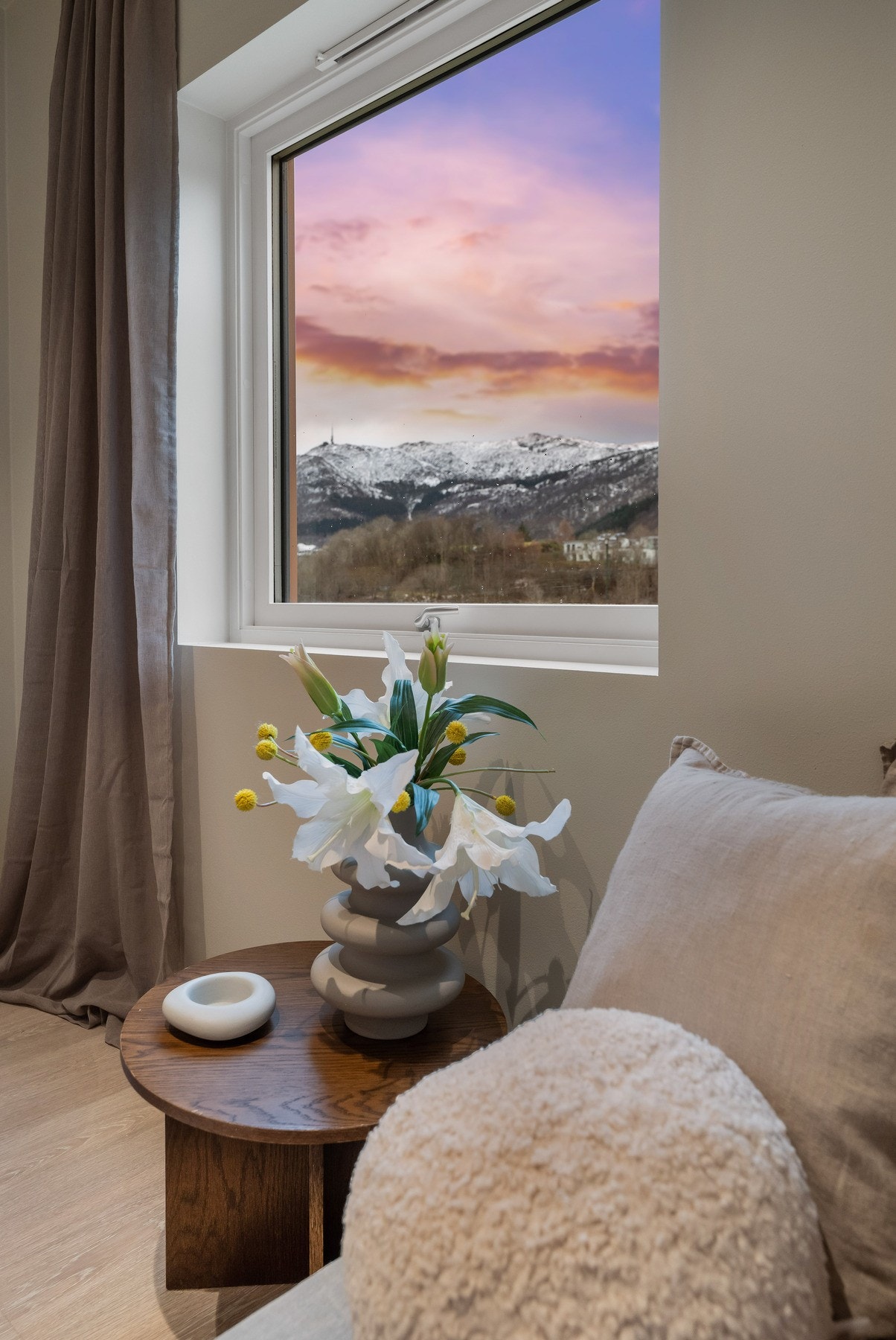 Soverom 2 passer ypperlig som barnerom, gjesterom og/eller kontor. Galleribilde