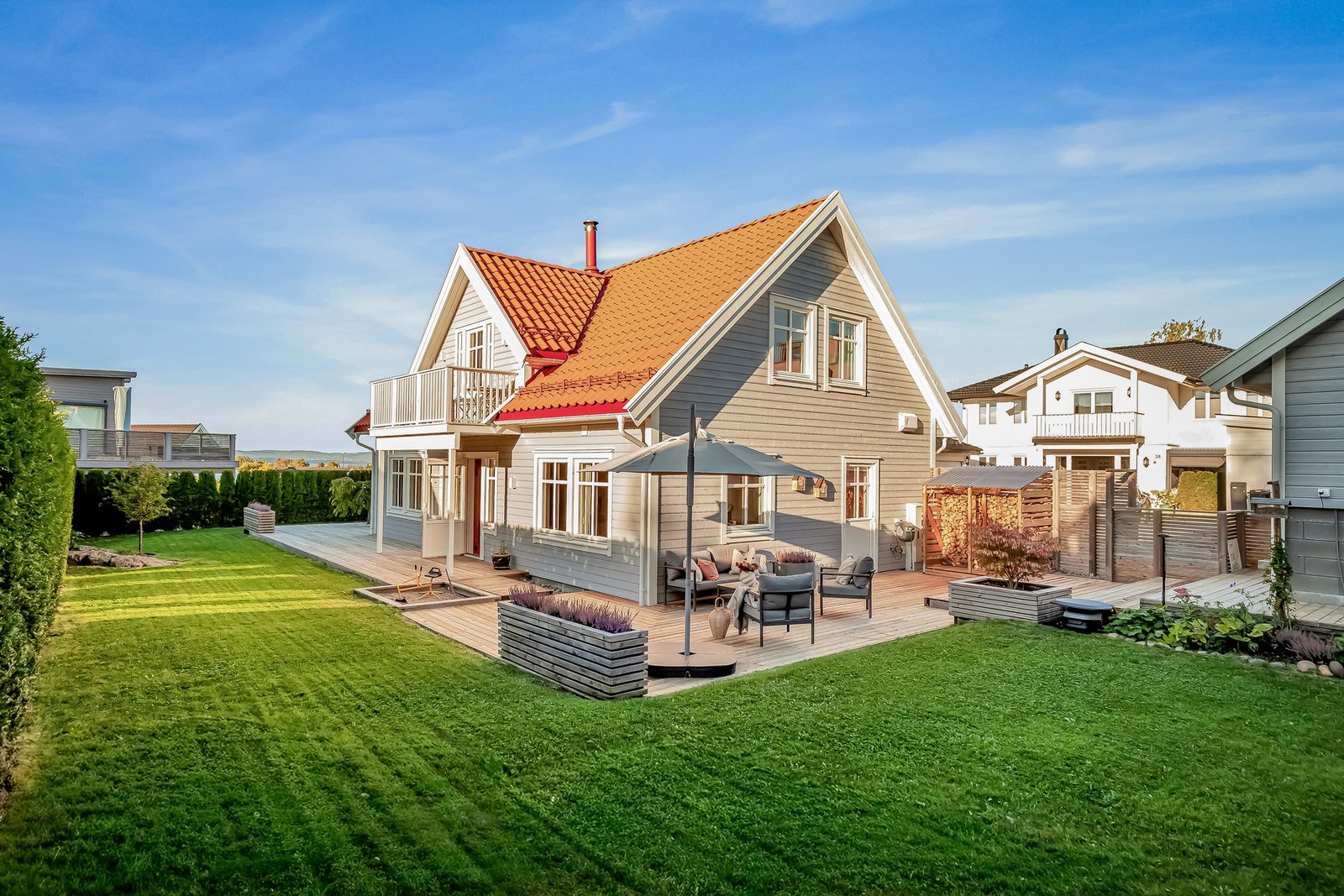 Hagen gir god plass til lekestativ eller andre aktiviteter for barna Galleribilde