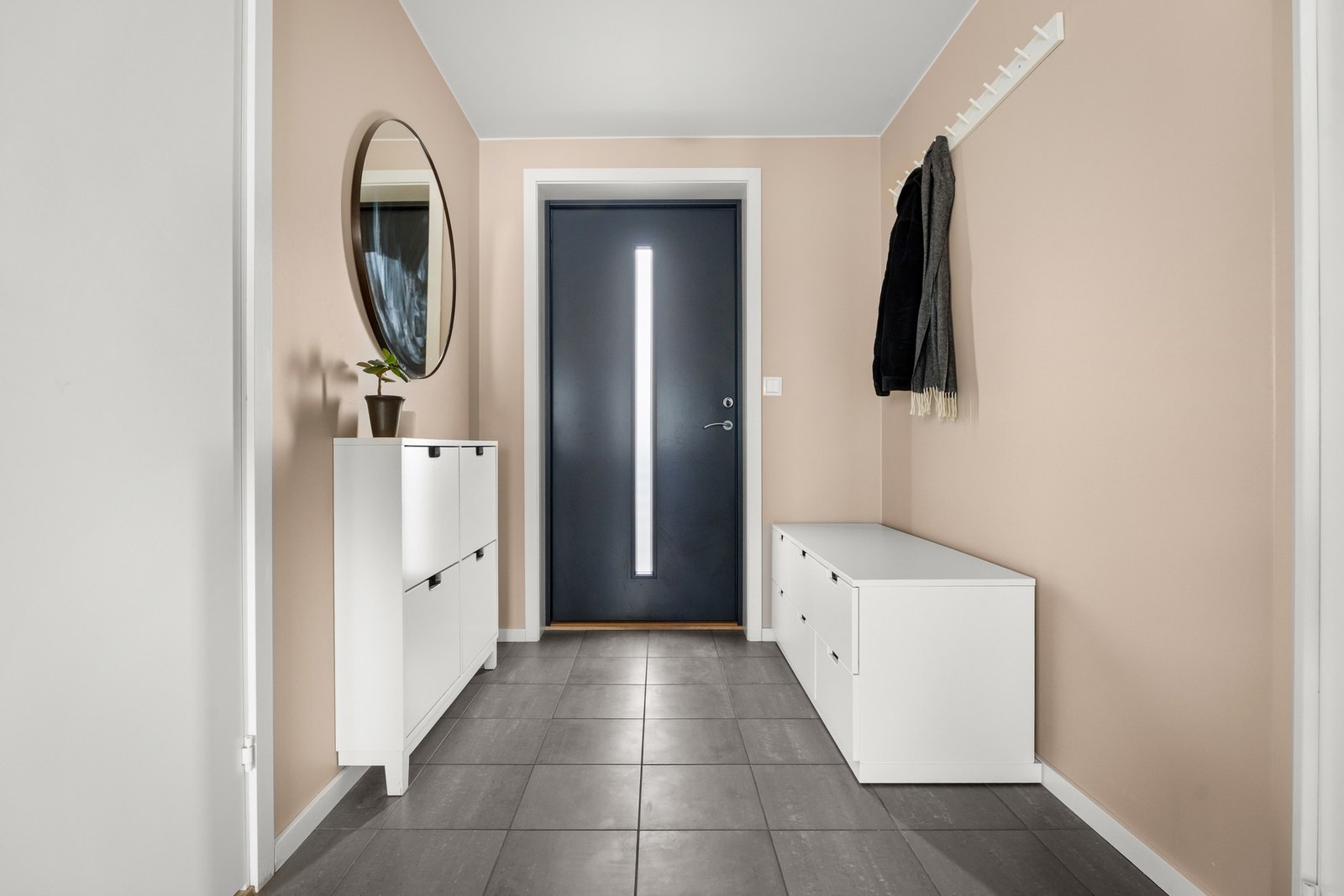 Lys og behagelig entré. Galleribilde