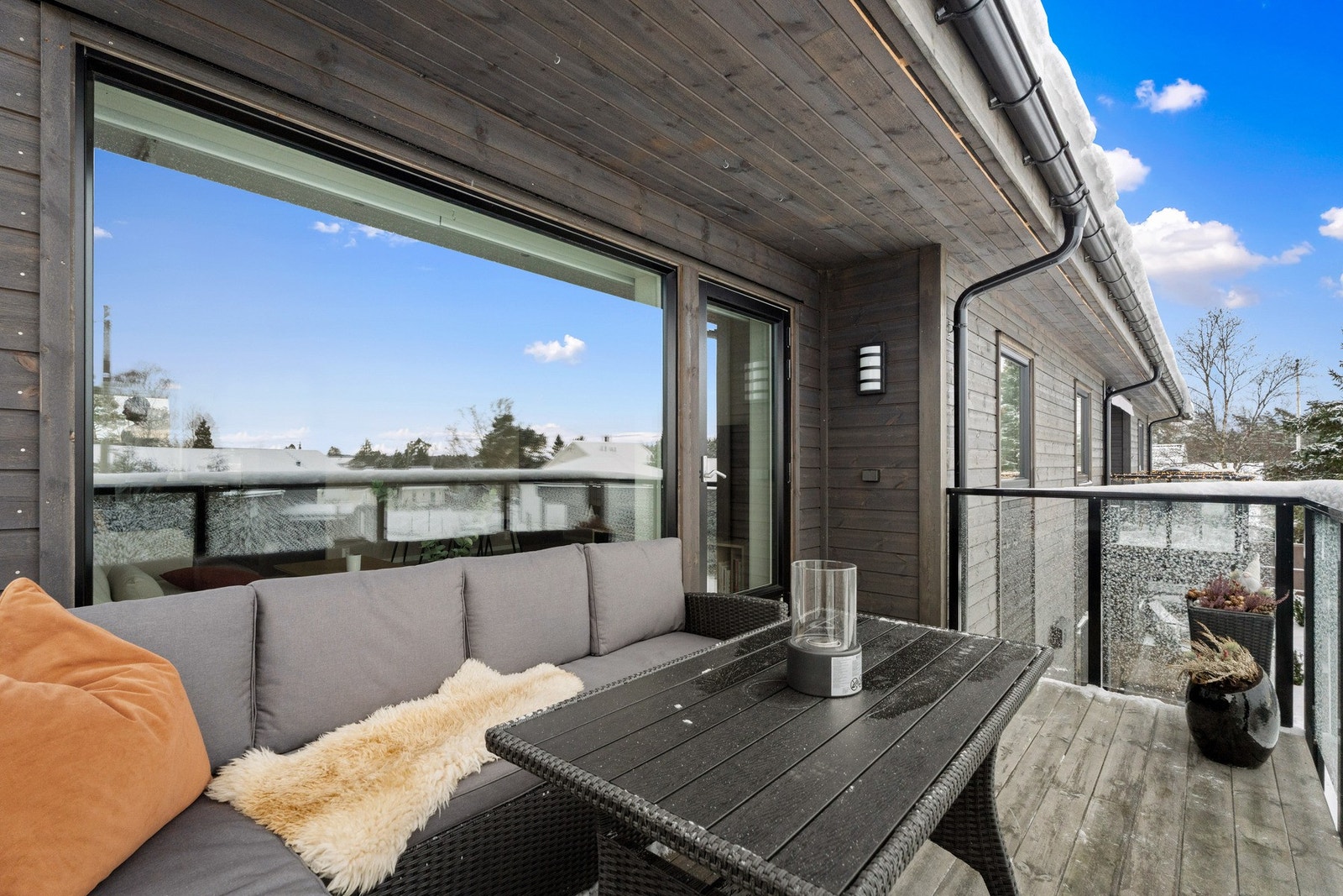 Moderne leilighet med fantastisk uteplass. Galleribilde