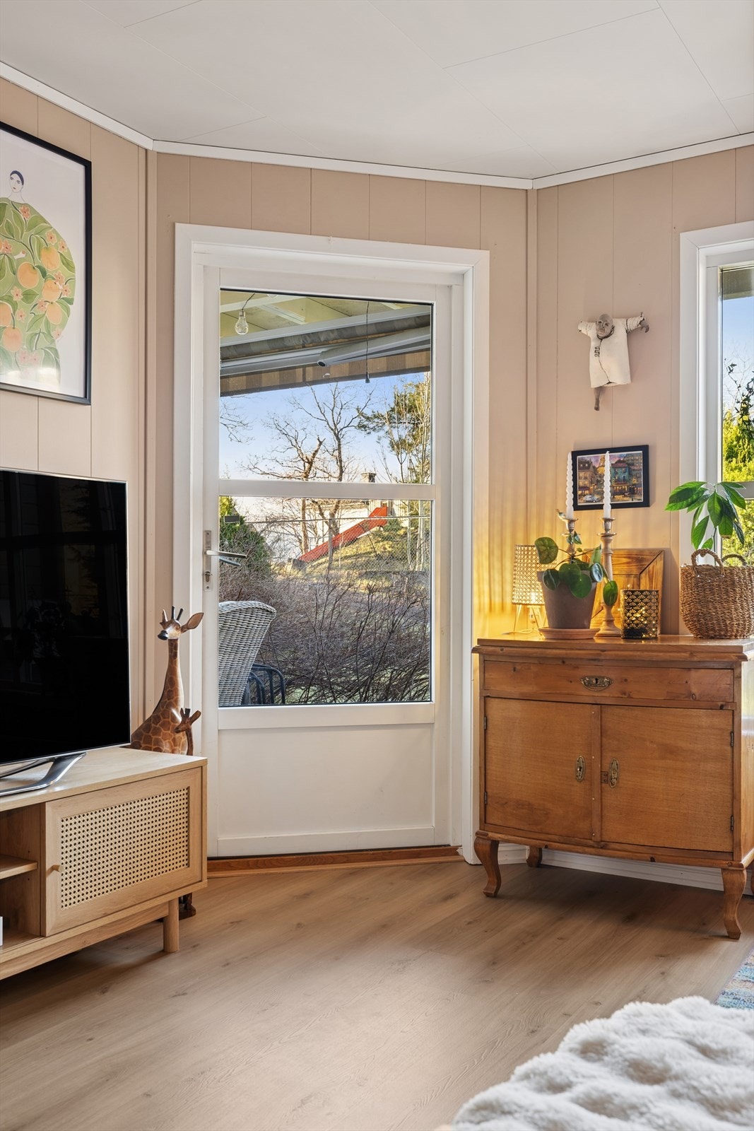 Utgang til vestvendt markterrasse! Galleribilde