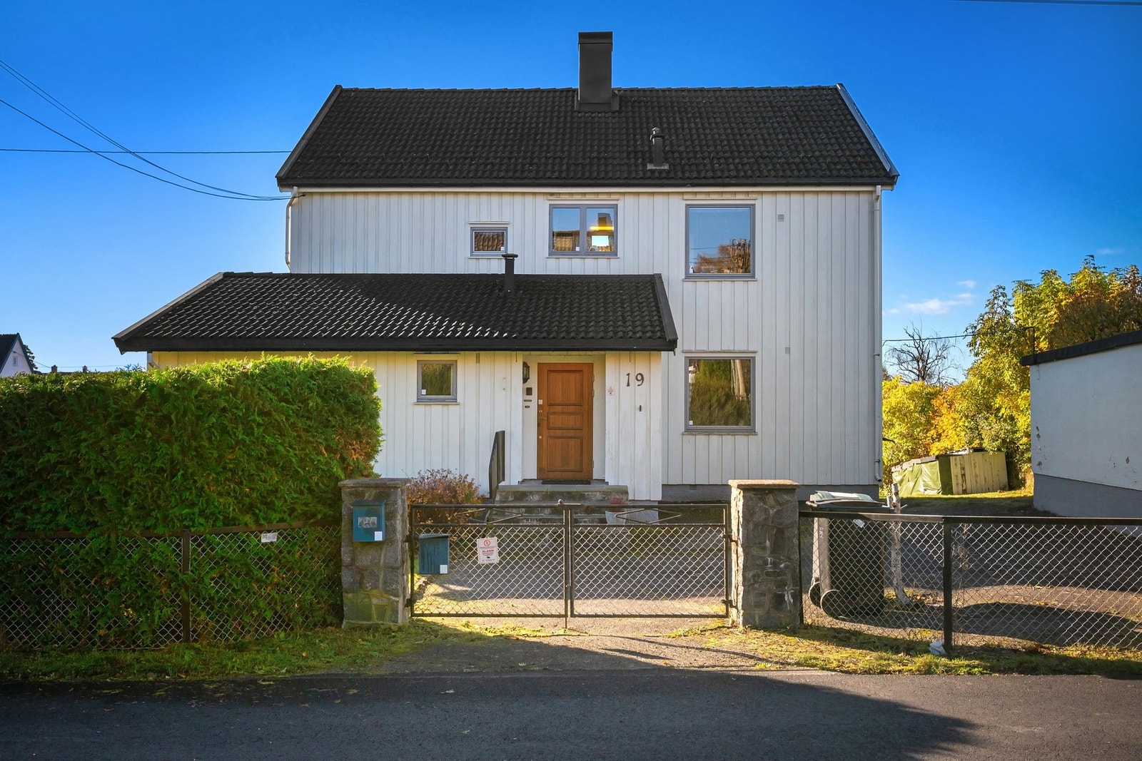 Hel, horisontaldelt tomannsbolig med stort potensial Galleribilde