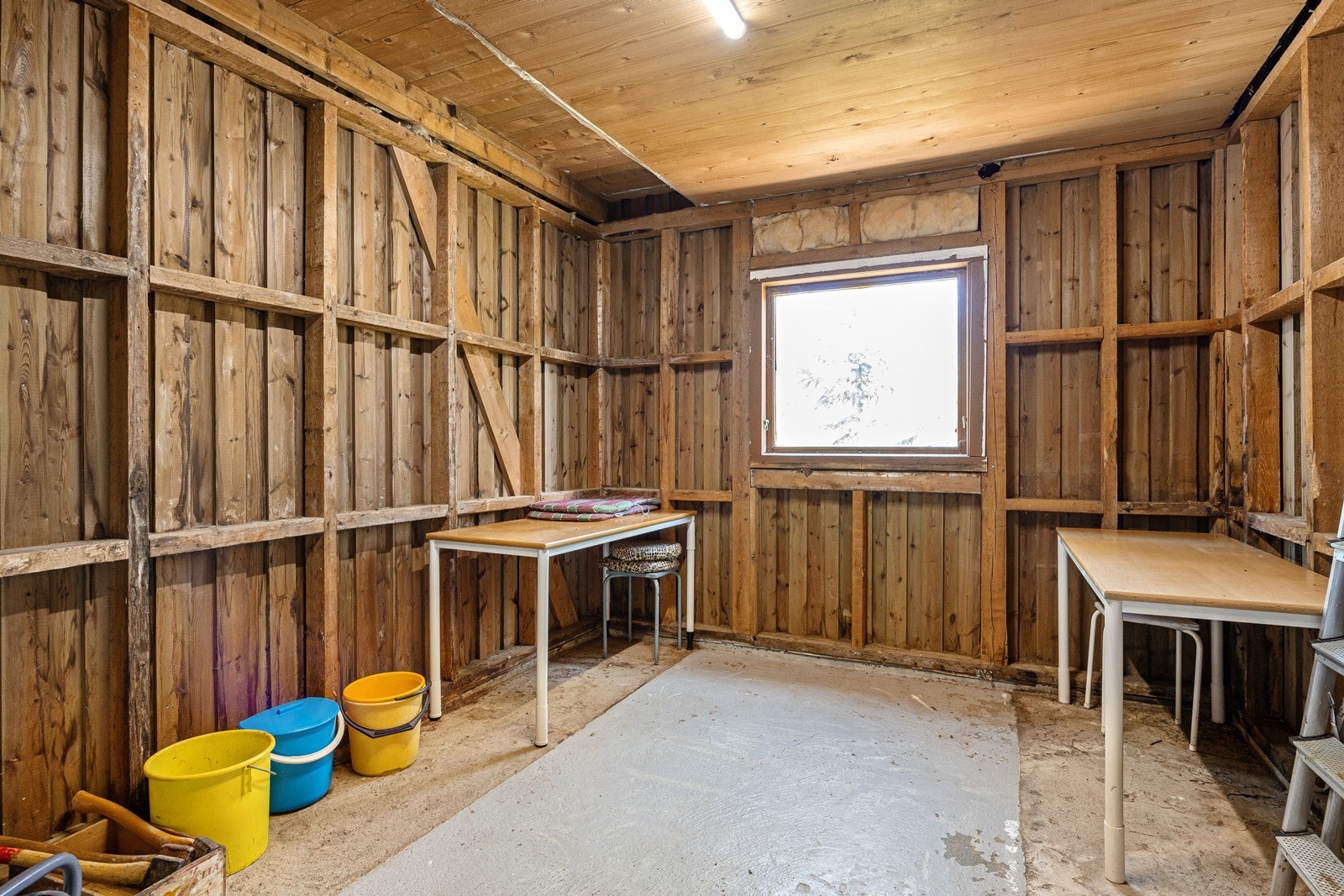 Uteboden har god plass til ekstra oppbevaring. Galleribilde