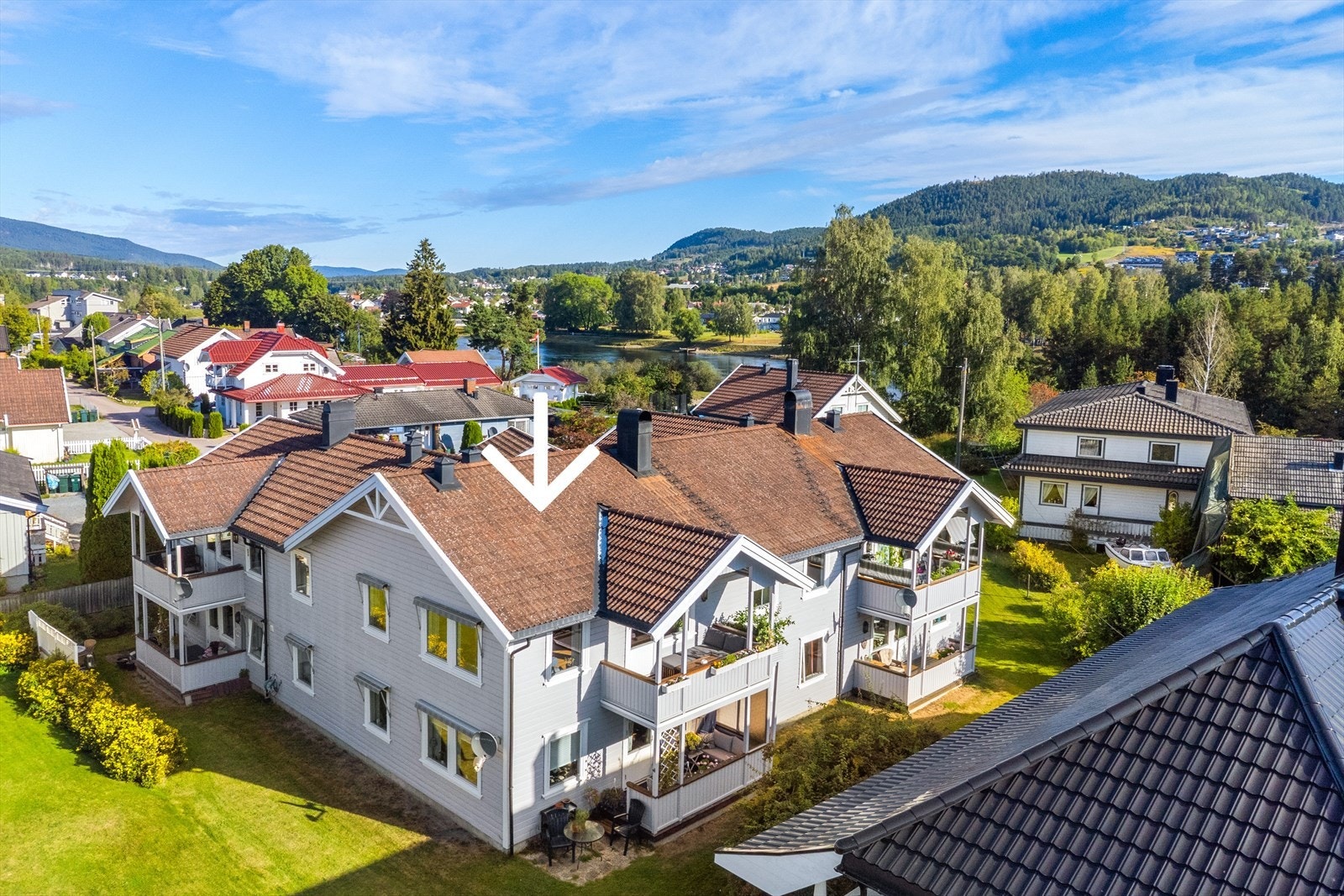 Romslig leilighet med flott uteplass. Galleribilde