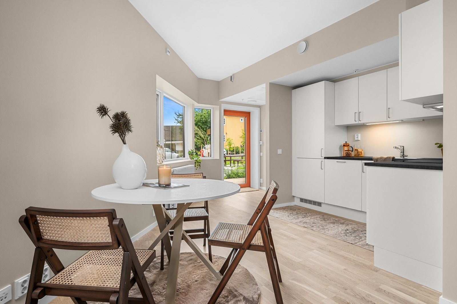 Her får du en leilighet med lave, forutsigbare bokostnader som gir en behagelig bokvalitet hvor man slipper snømåking og gressklipping. Galleribilde