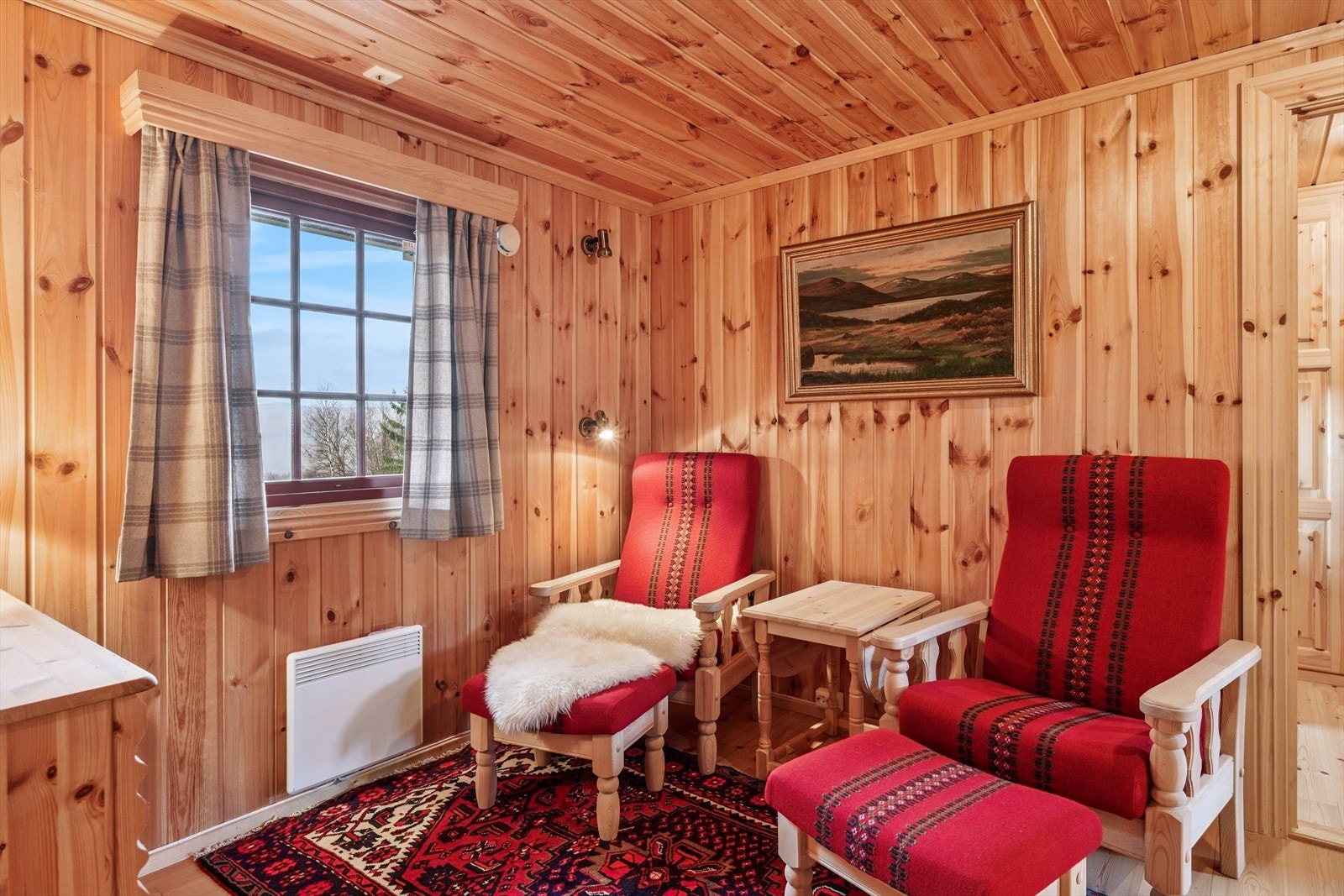 Avdelingen har også en liten gang/stue med sittegruppe - perfekt for ungdommer eller gjester som ønsker litt privatliv. Galleribilde