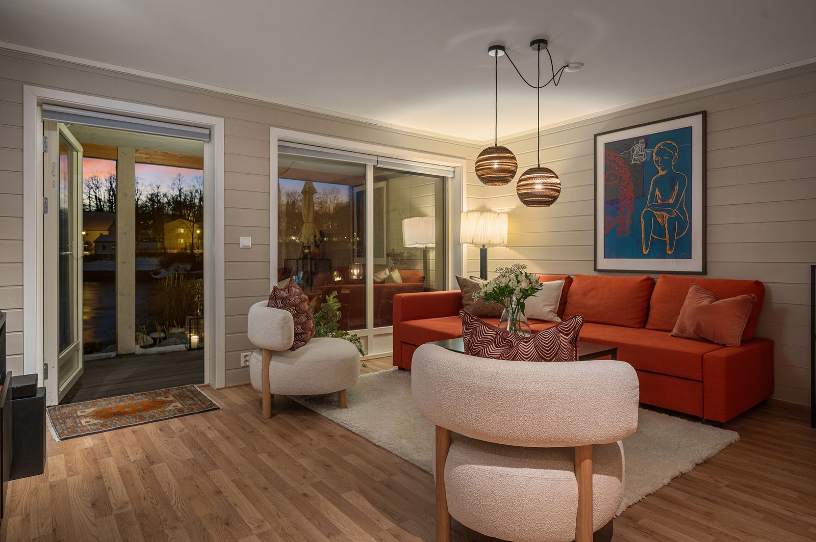 Fra stuen har man direkte utgang til egen terrasse. Galleribilde