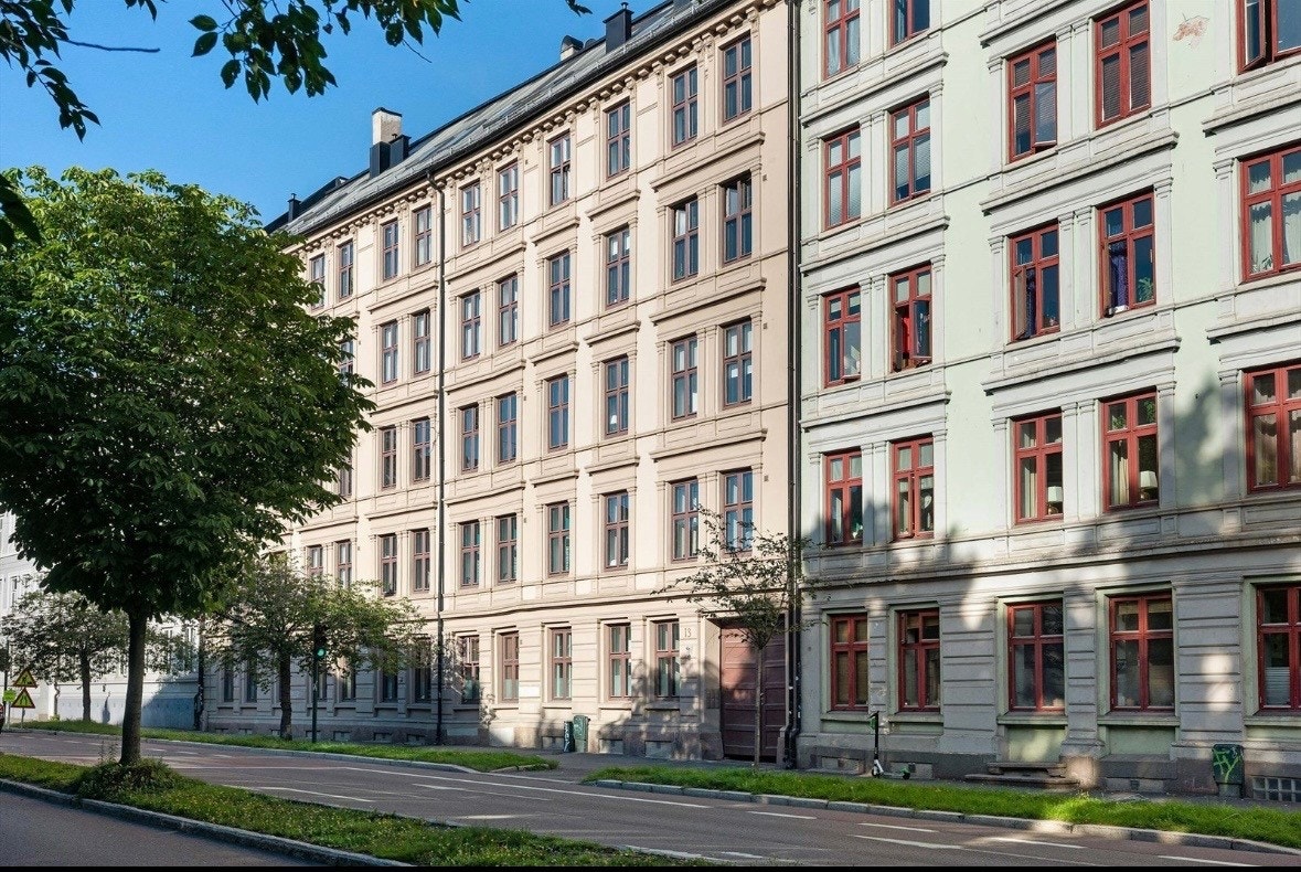 Fasade- Bygård fra 1898. Hele gården ble renovert i 2006. Galleribilde