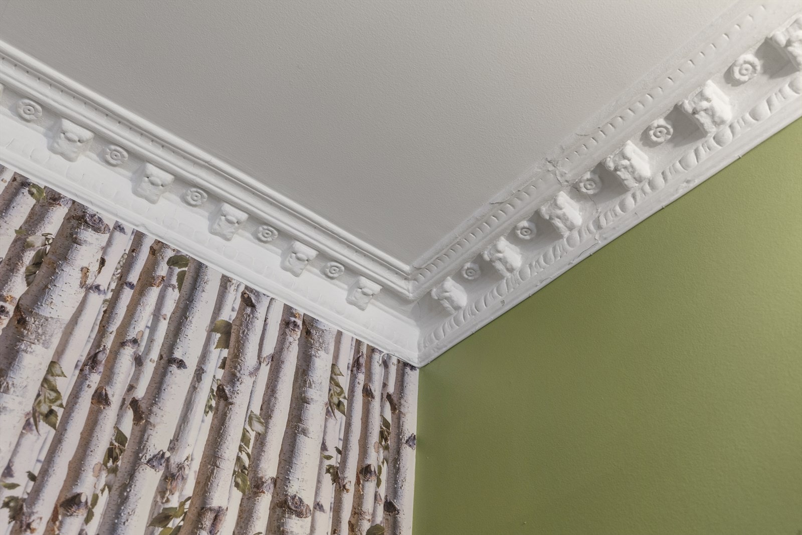 Stukkatur i taket. Galleribilde