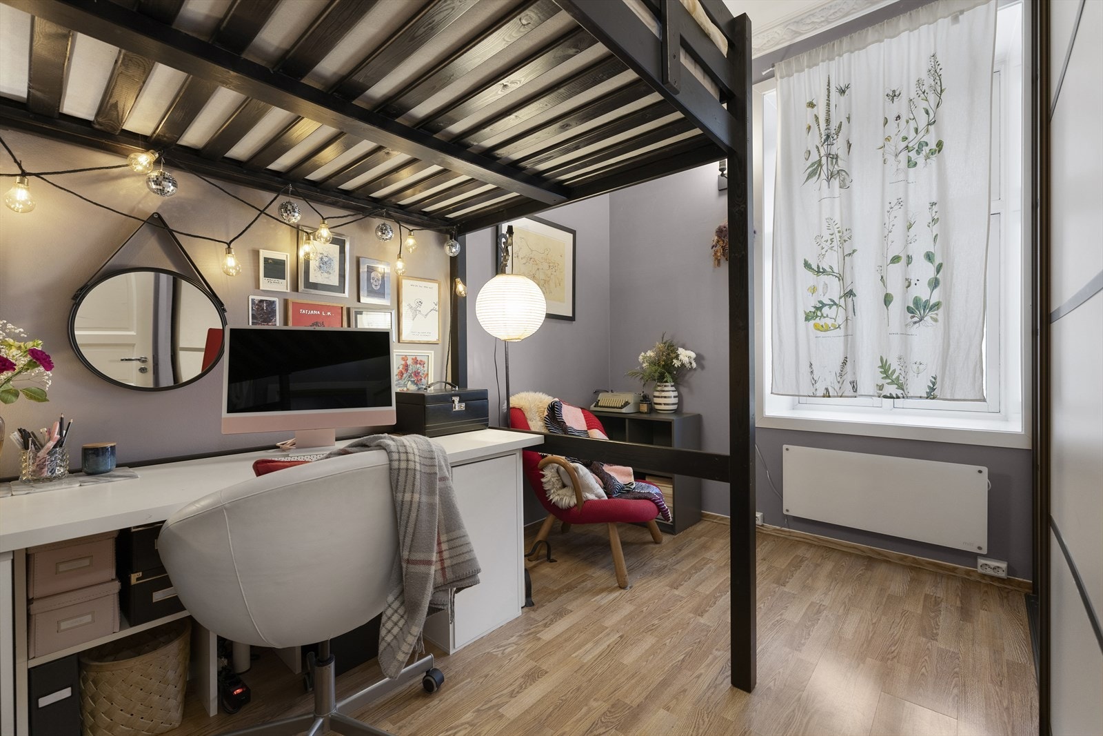 Veldig romslig under senga Galleribilde