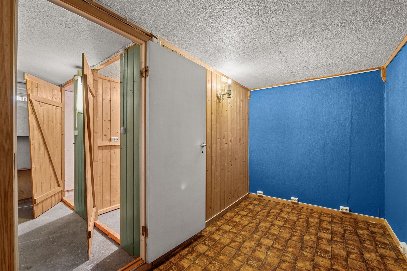 Kjellerbod. Galleribilde