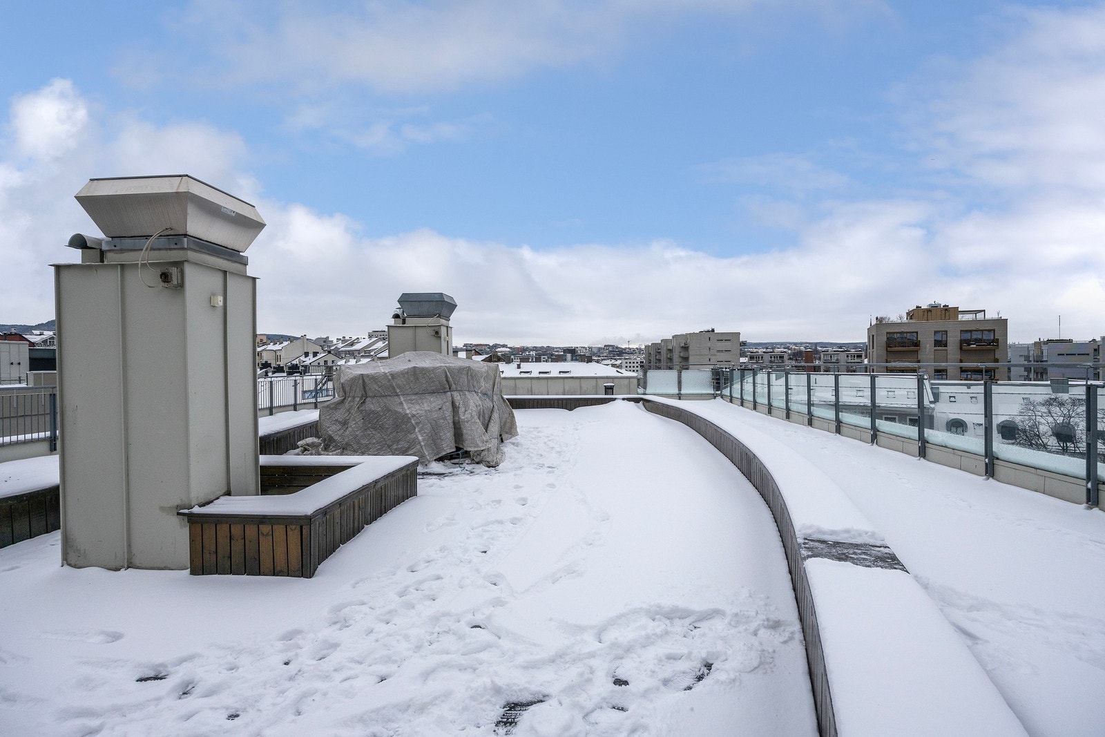 Det er også en stor felles takterrasse i bygget. Galleribilde
