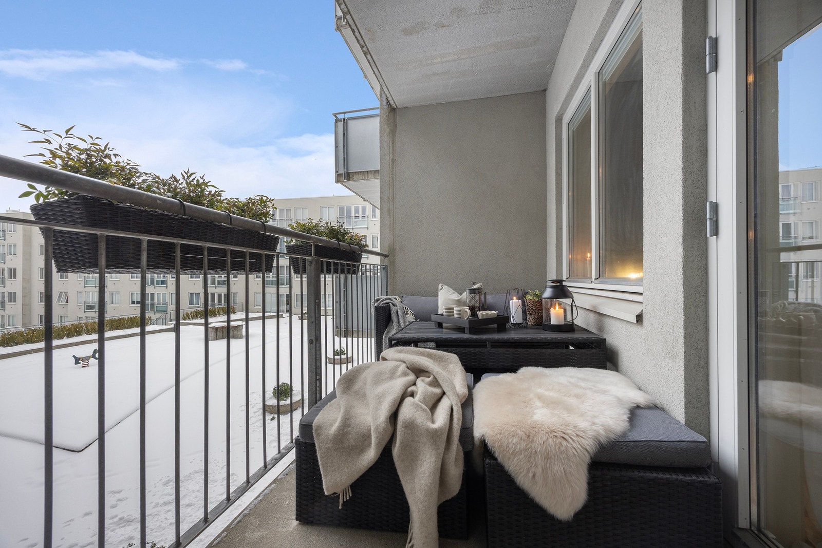 Balkongen er ideell for å nyte frisk luft og hyggelige stunder med venner og familie. Galleribilde