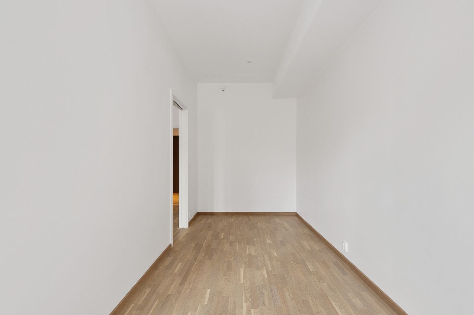 Soverommet er på 12 m² og har god plass til skap/kommode Galleribilde