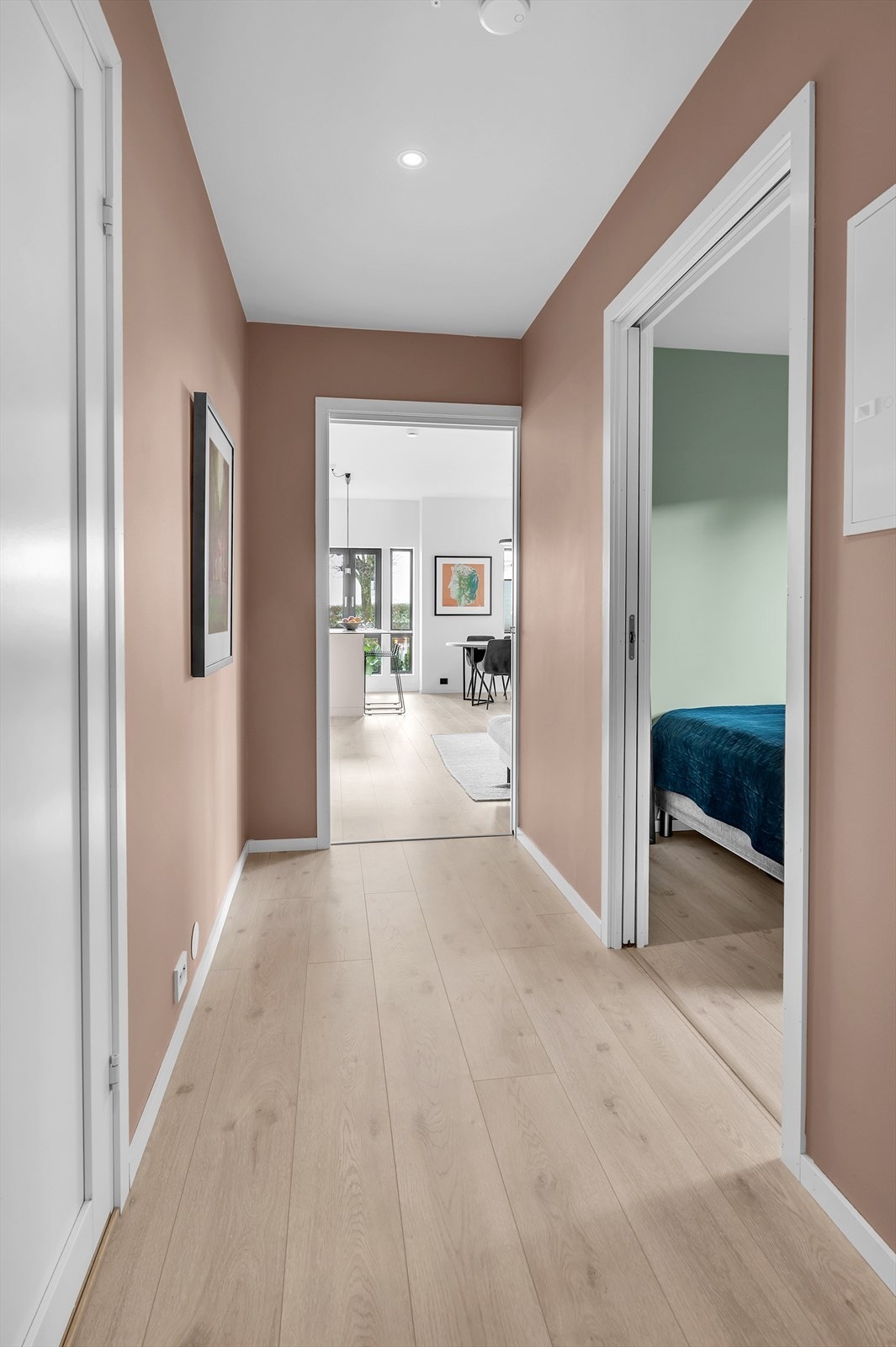 I tak er det dimbare spotdownlights. Galleribilde