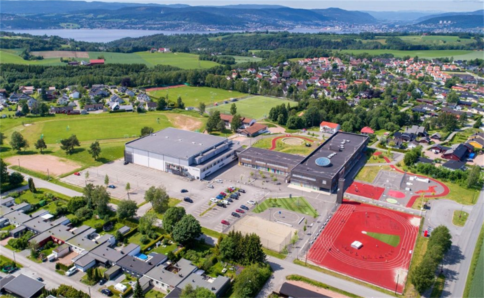 Spikkestad ungdomsskole, Ros arena, treningssenter med mer Galleribilde