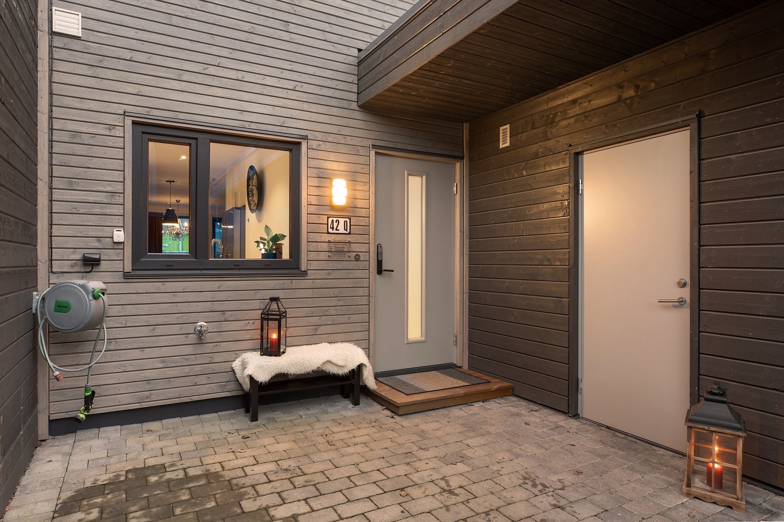 Romslig sportsbod rett utenfor inngangsdøren Galleribilde