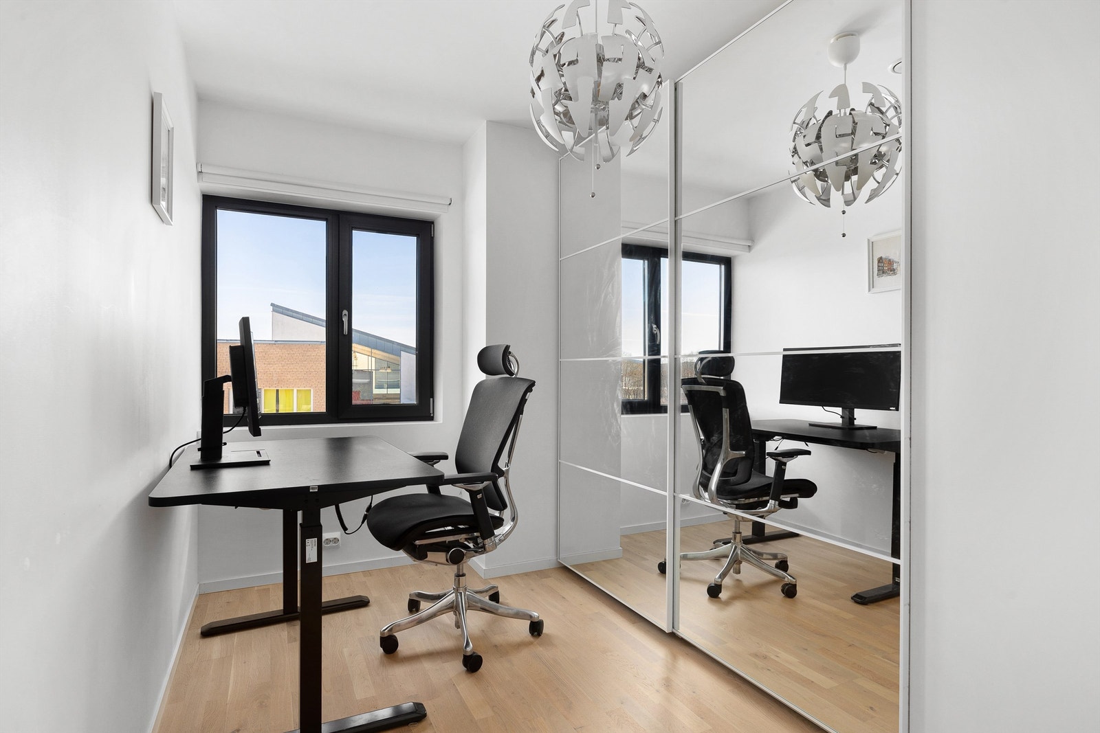 Soverom i 2.etg brukes i dag som kontor Galleribilde