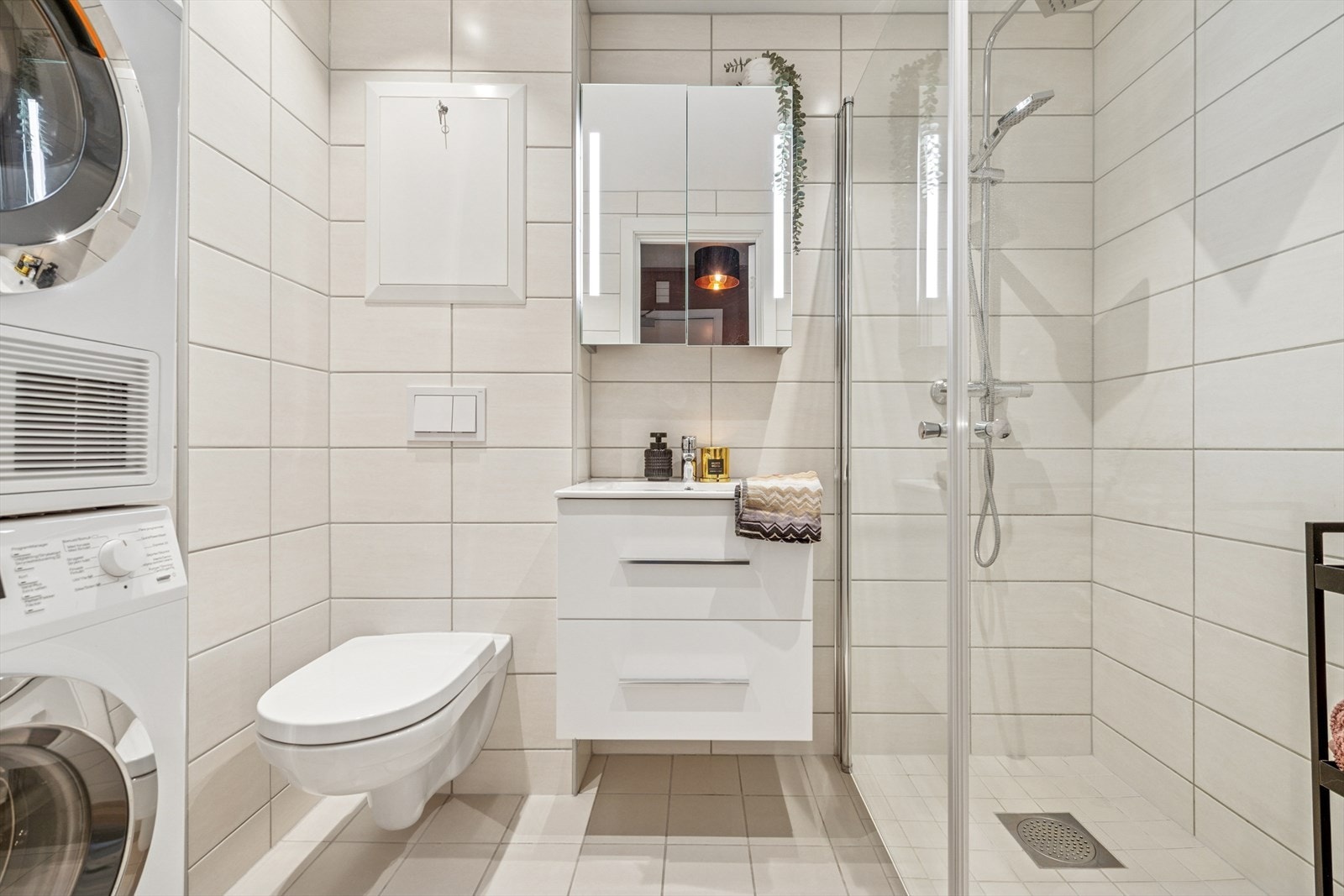 Flislagt bad med varmekabler i gulv. Galleribilde