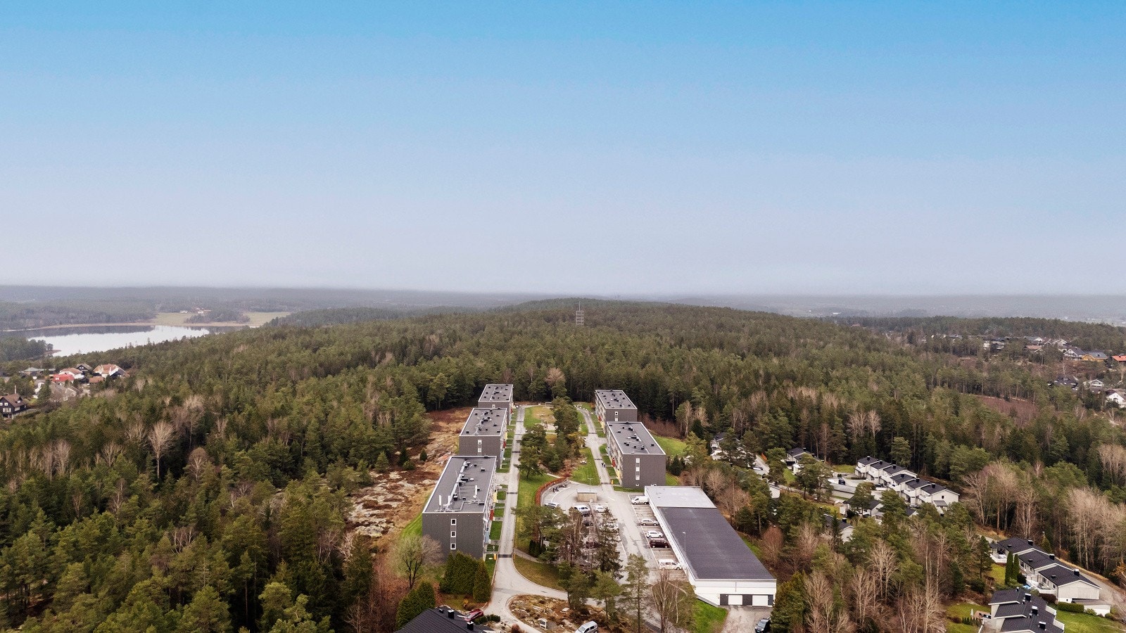 Fra leiligheten er det kort vei til supre turmuligheter. Lysløypa og appelsintoppen er særlig populært. Galleribilde