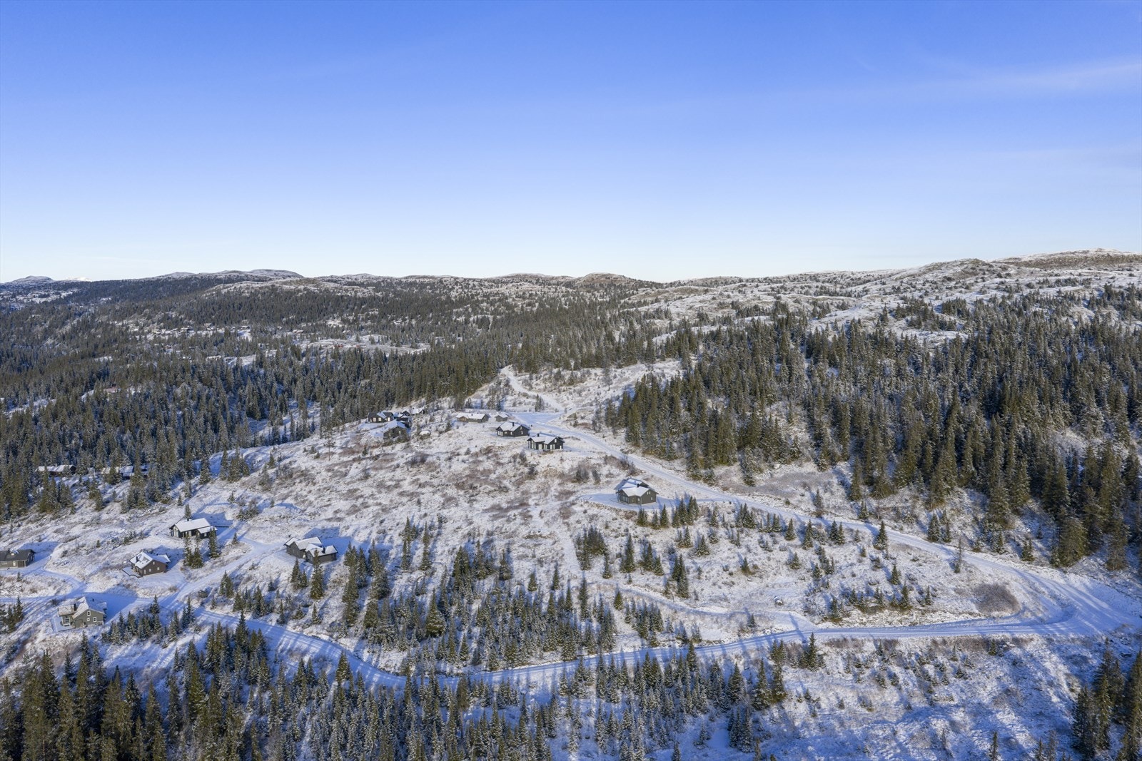 Besøk gjerne nettsiden: www.aurdal.no hvor du finner mer informasjon om Aurdalsåsen og bla. Valdres Alpinsenter, Aurdal og Kruk løypelag, Danebu Kongsgaard og Aurdal Fjellpark. Galleribilde