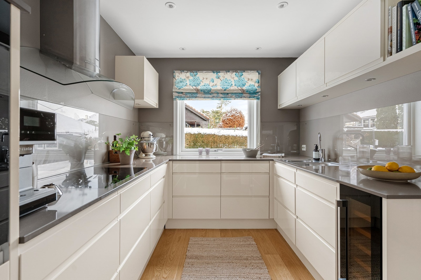 Lekkert kjøkken fra Crown. Galleribilde