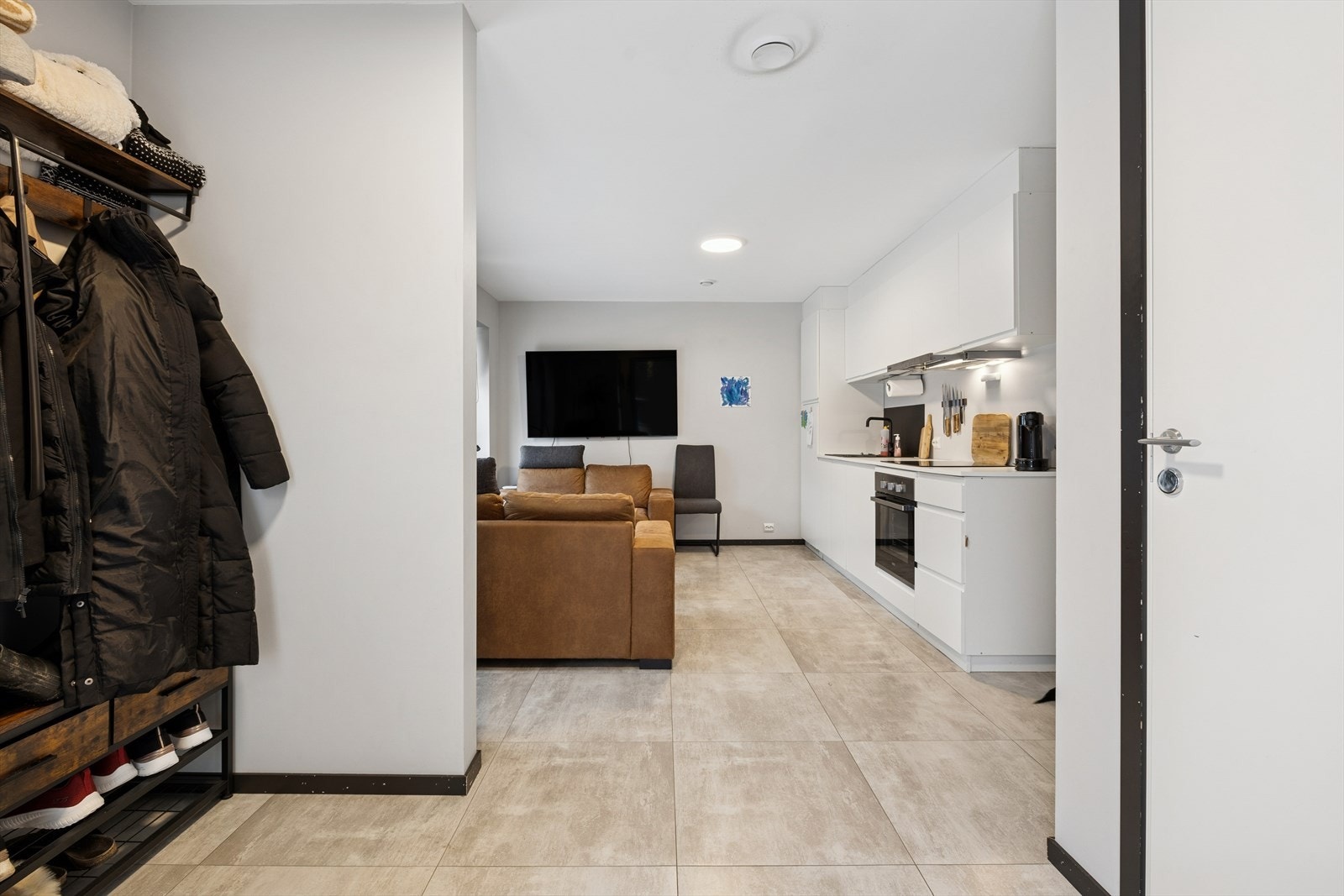 Praktikantdel: Her er det flislagt gulv og lyse overflater som gir et godt førsteinntrykk. Galleribilde