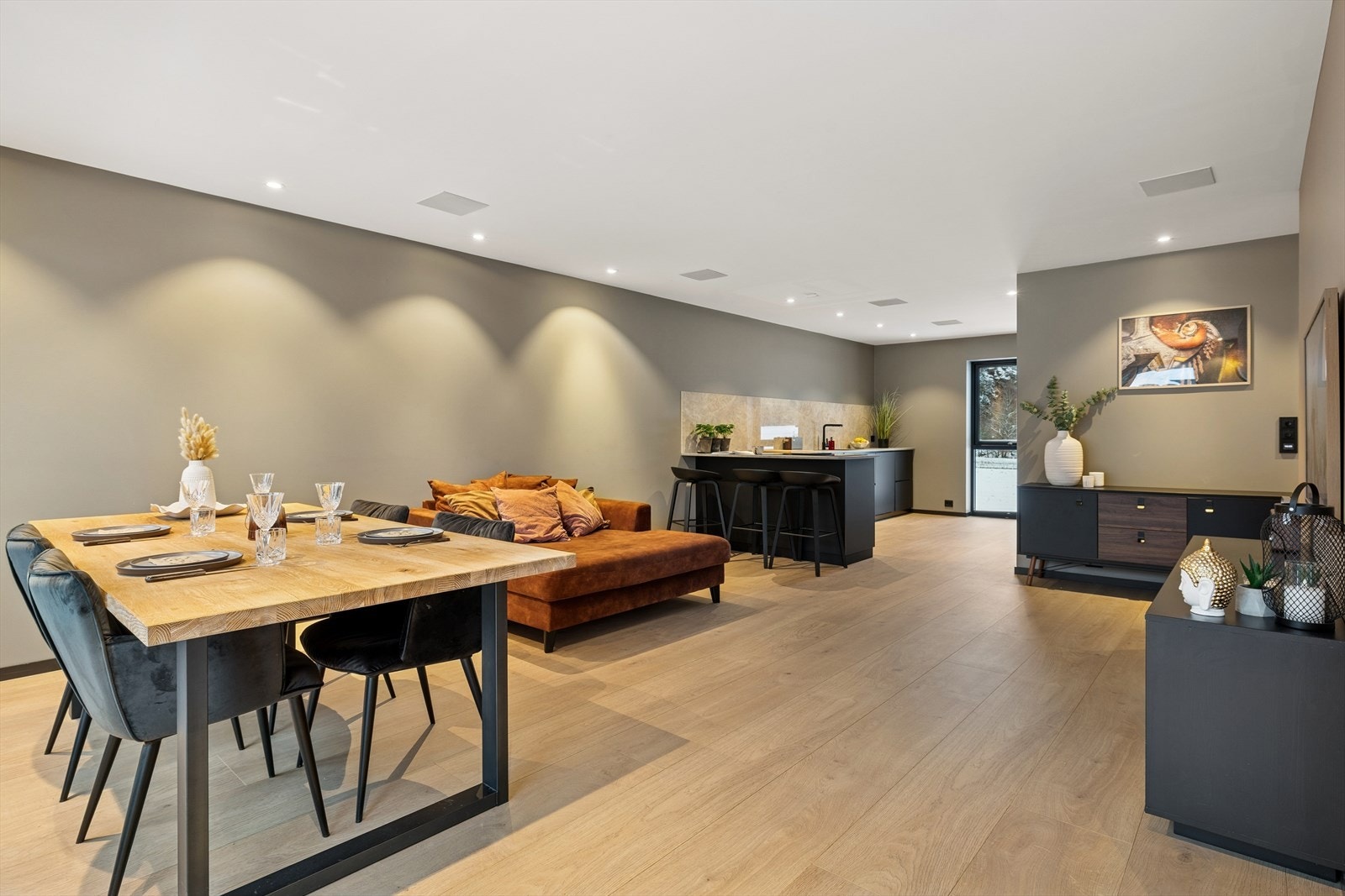 Boligen er fra 2020 med gjennomgående høy kvalitet. Galleribilde