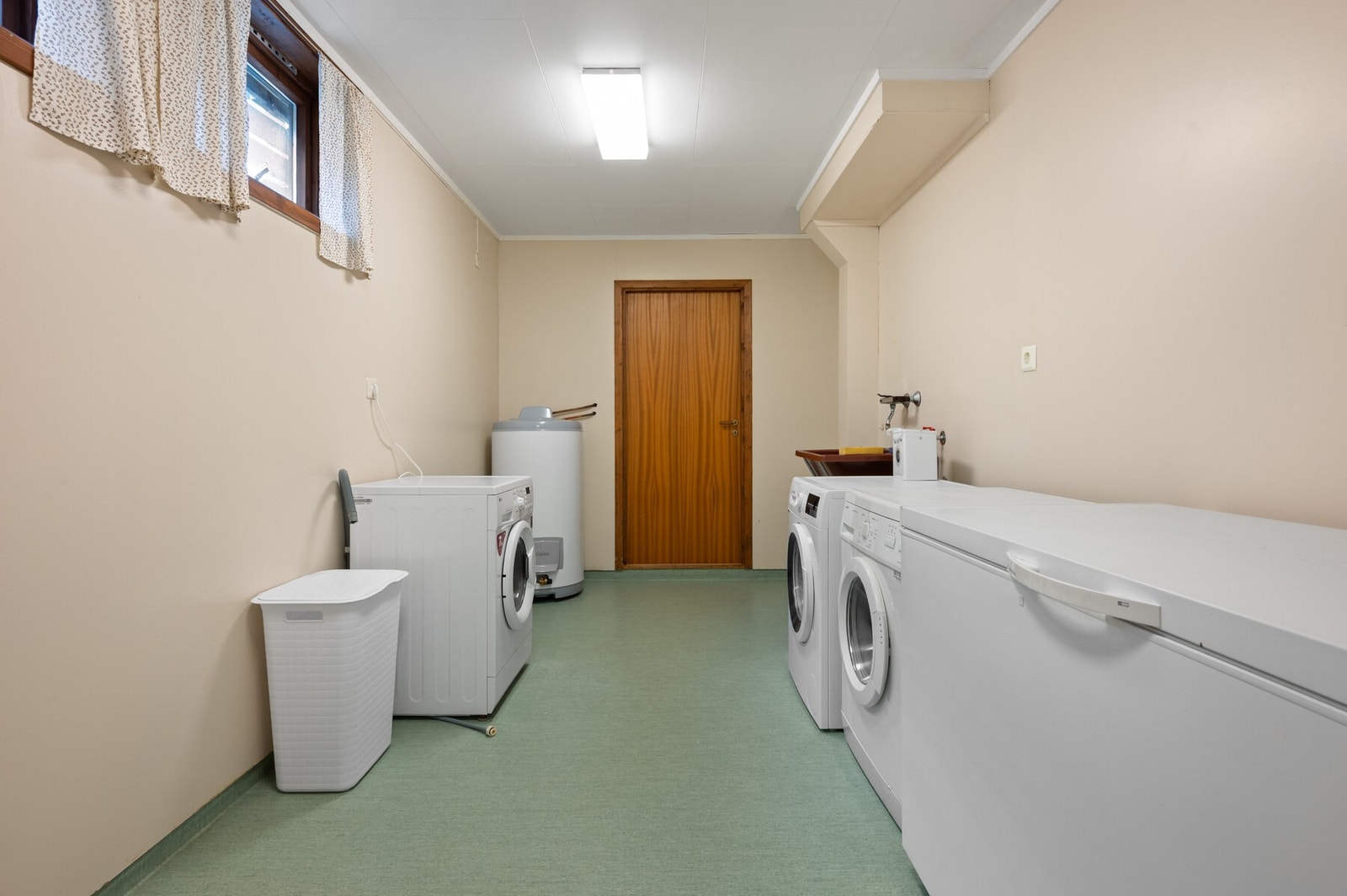 Vaskerom Galleribilde