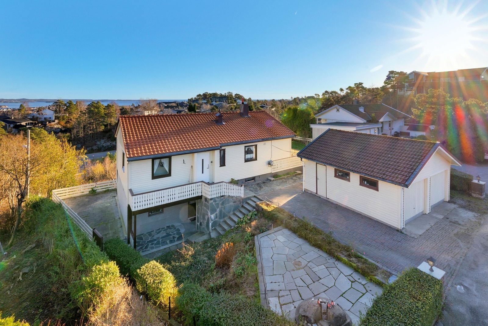 Eiendomsmegler Norge v/ Johan R. Elieson har gleden av å ønske velkommen til visning av Koggeveien 32! Galleribilde