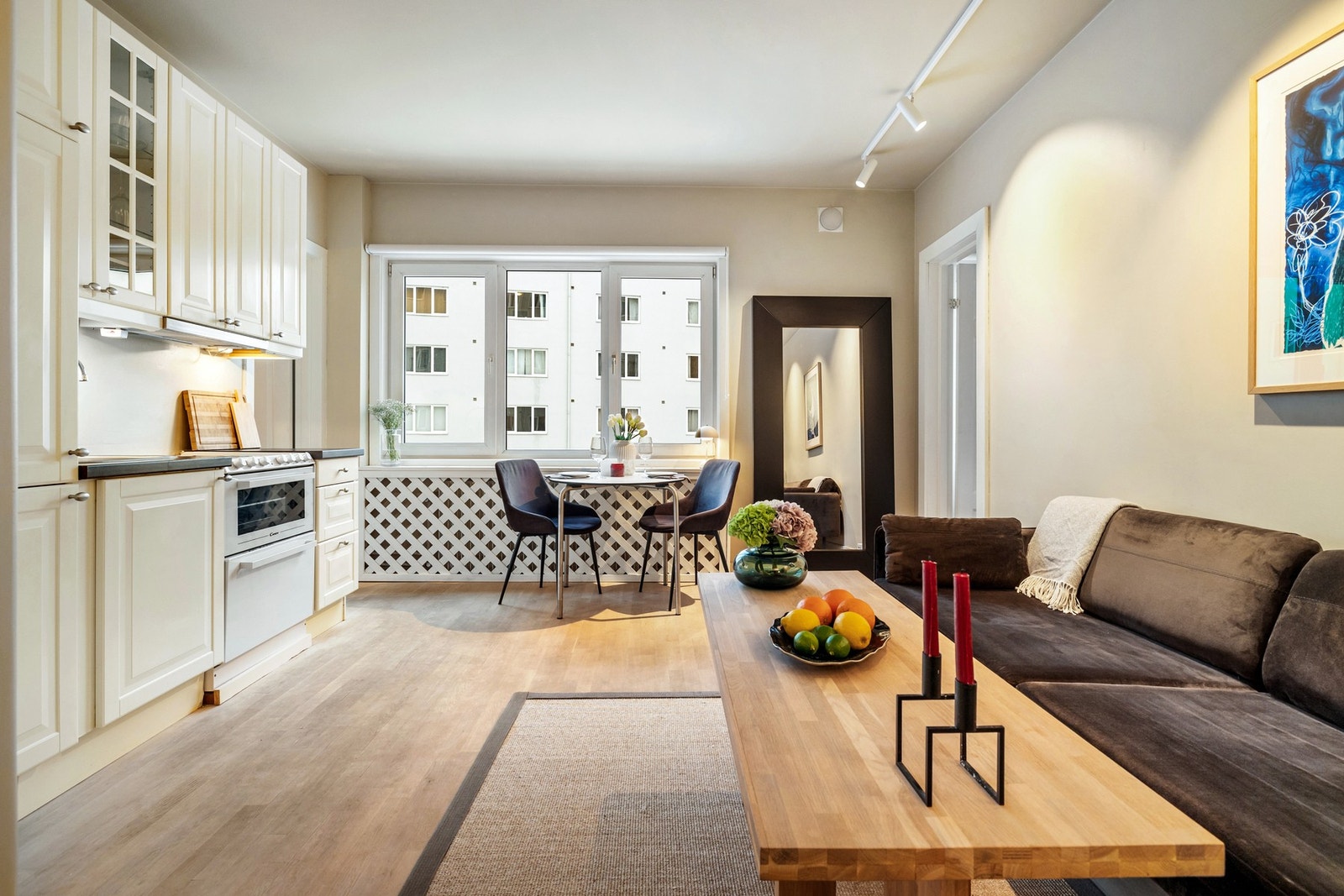 Velkommen til Parkveien 64 - presentert av Jørgen Ek v/ PrivatMegleren Dyve & Partnere. Galleribilde