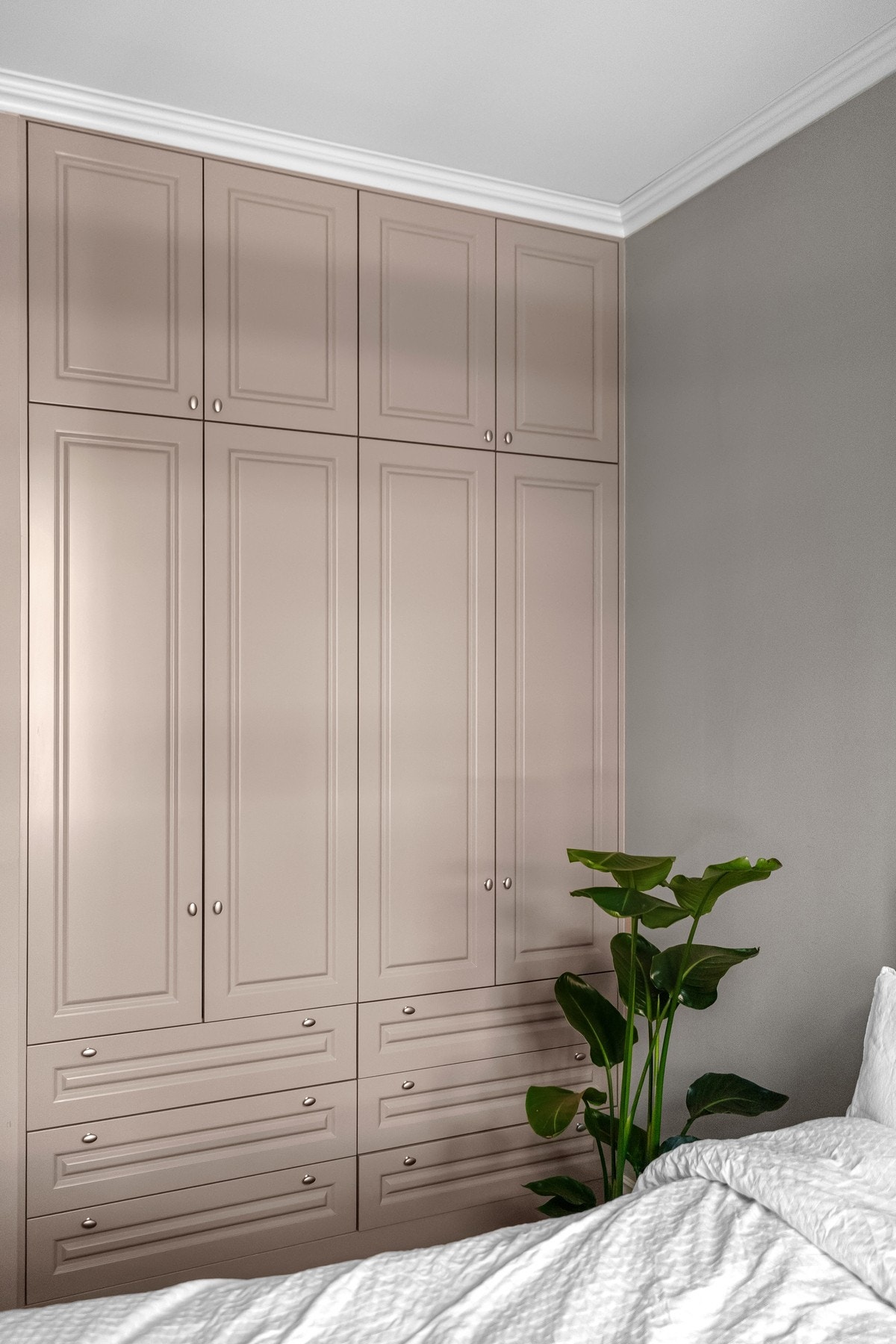 Det er god plass for å oppbevare dine klær her. Bod befinner seg rett utenfor inngangsdør i samme etasje. Galleribilde