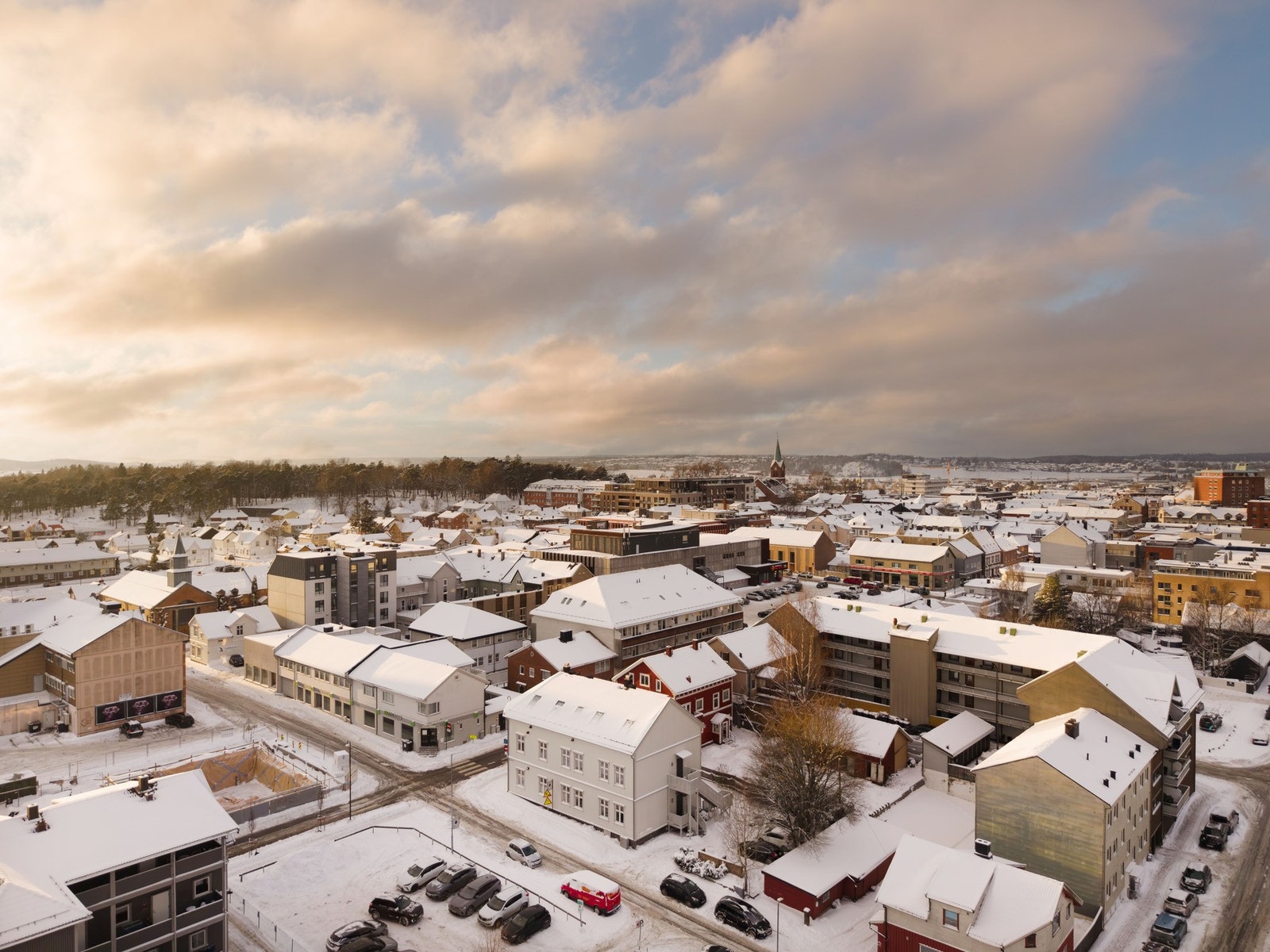 Dronebilde over omgivelsene i sentrum Galleribilde