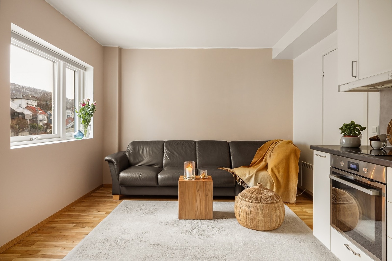 Dette rommet sammen med badet er tidligere utleid for 6500 kr. per mnd. Galleribilde