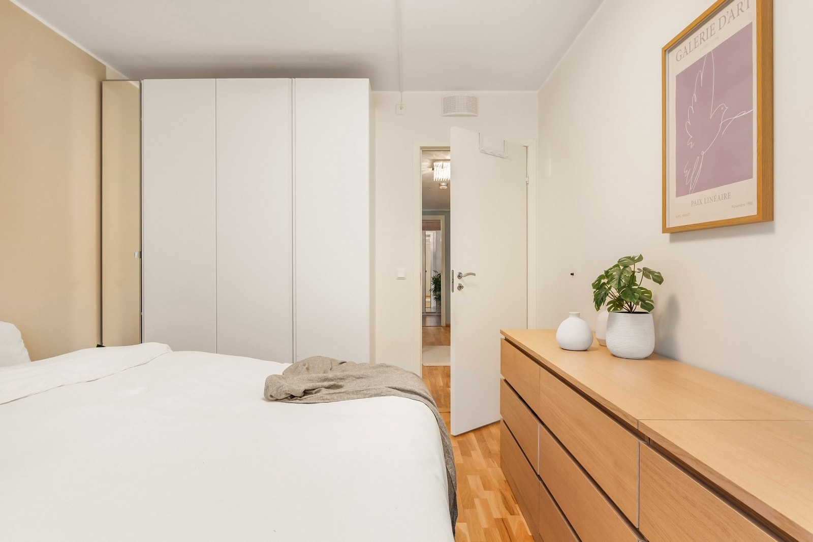 Rommet kan enkelt innredes med passende møblement av eget ønske Galleribilde