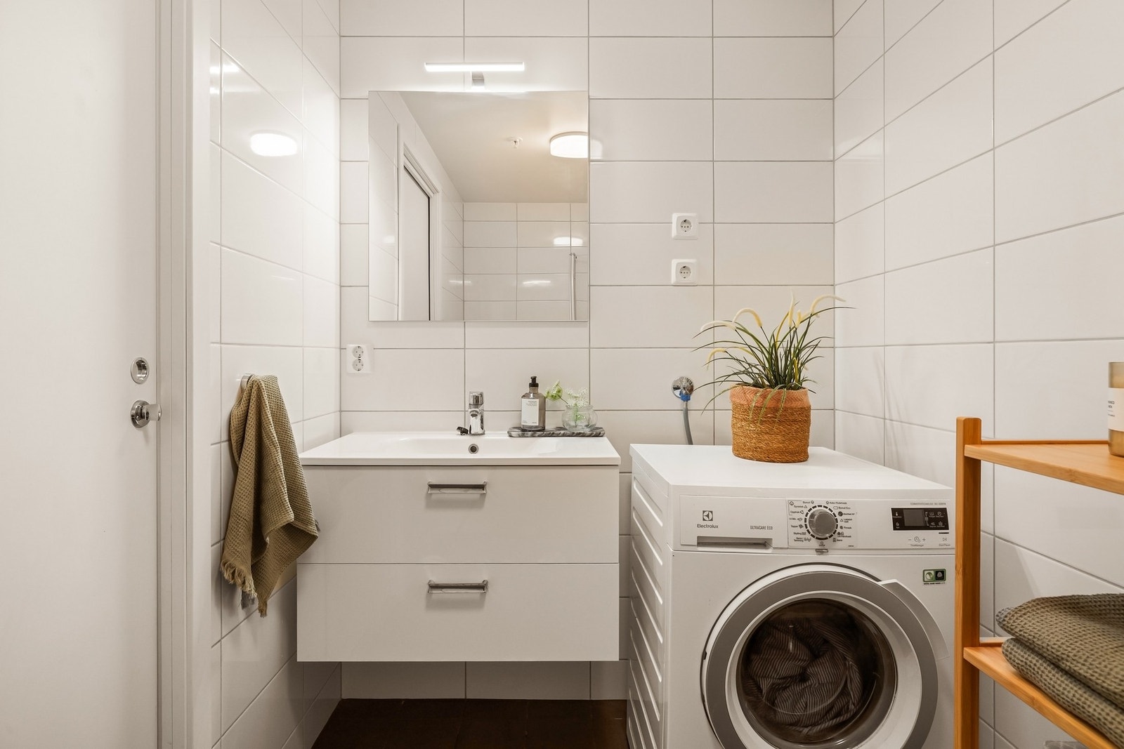 Det er vannbåren varme i gulv på begge badene Galleribilde