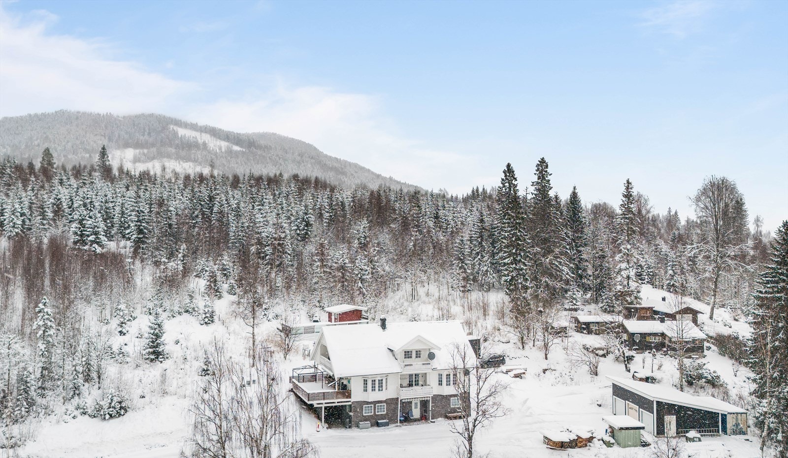 Området er et paradis for ski-entusiaster, med Hurdal Skisenter en kort kjøretur unna. Galleribilde