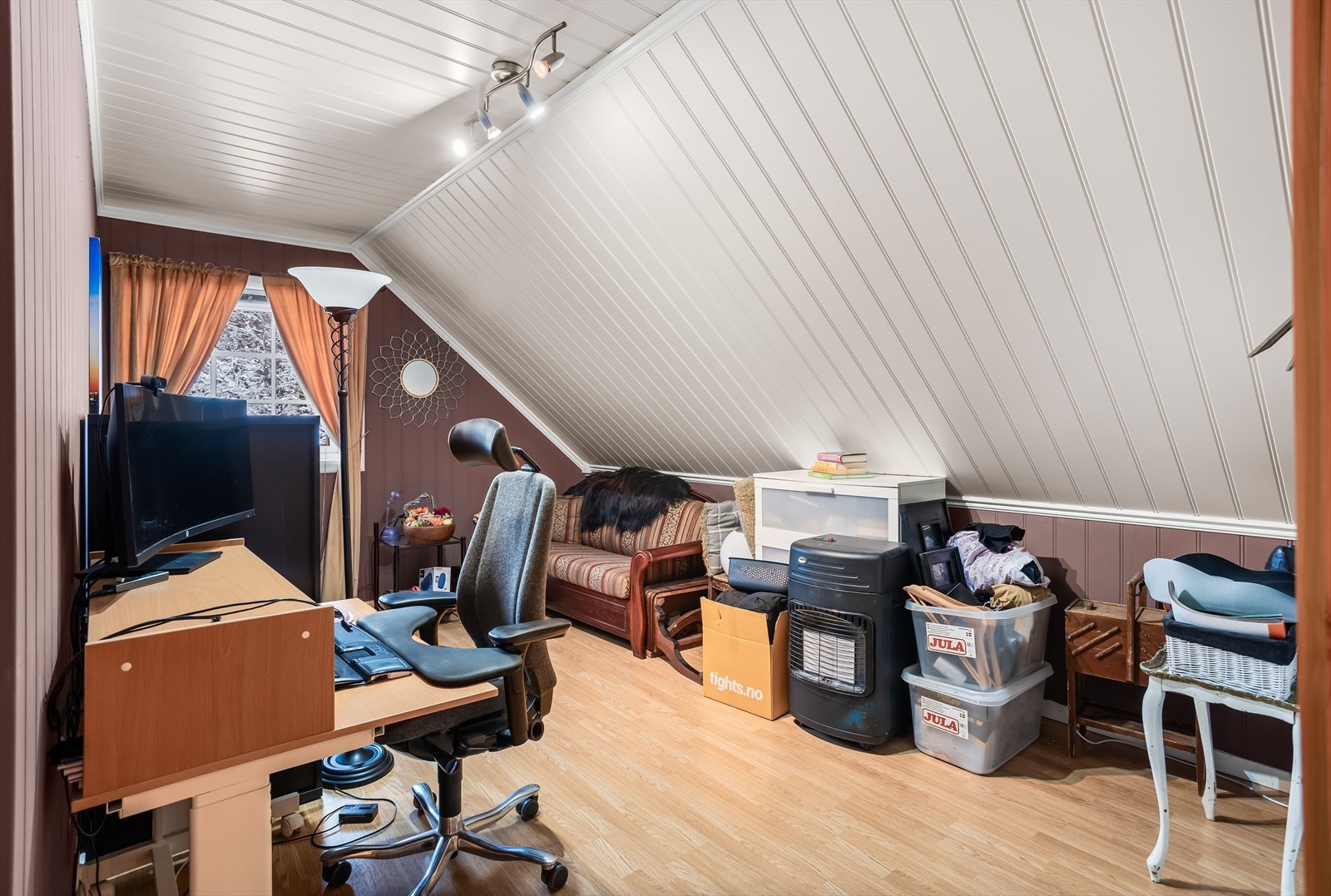 Etasjen har tre soverom av god størrelse. Galleribilde