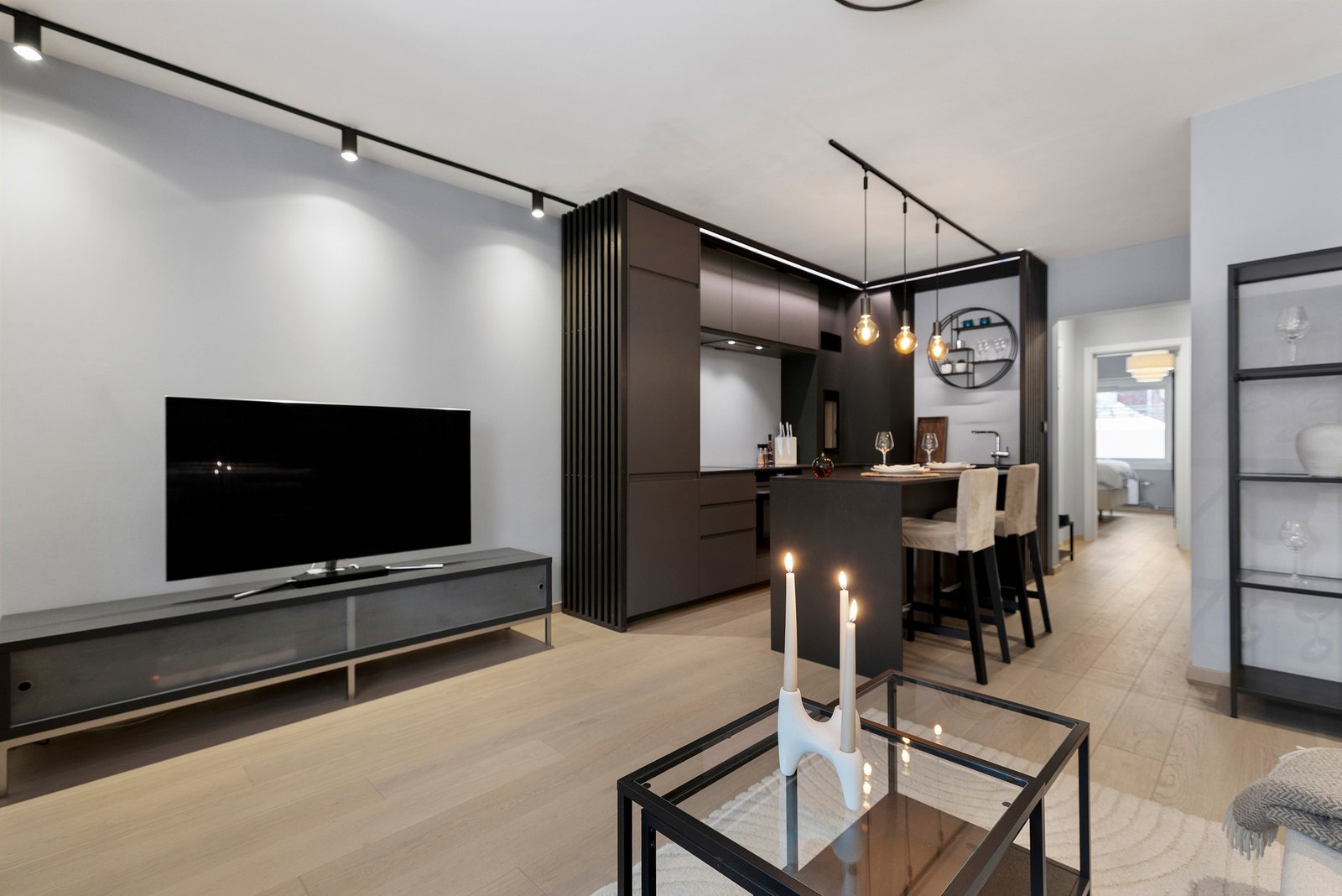 Gulv varme i entrè, stue/kjøkken og på bad. Galleribilde