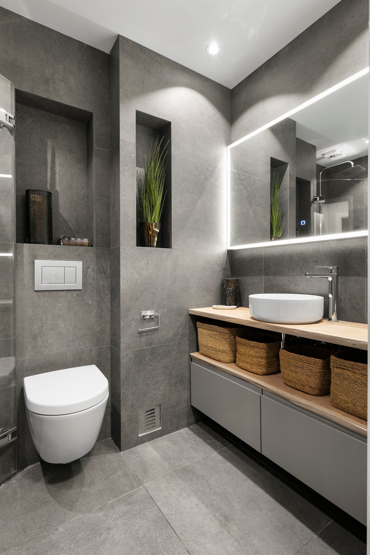 Lekkert flislagt bad med gulvvarme Galleribilde