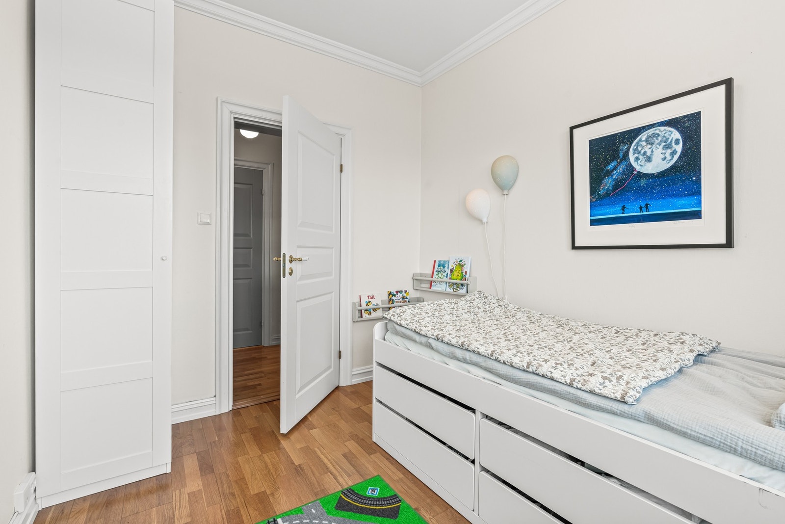 Dette rommet passer ypperlig som f.eks. barnerom, gjesterom og/eller kontor. Galleribilde