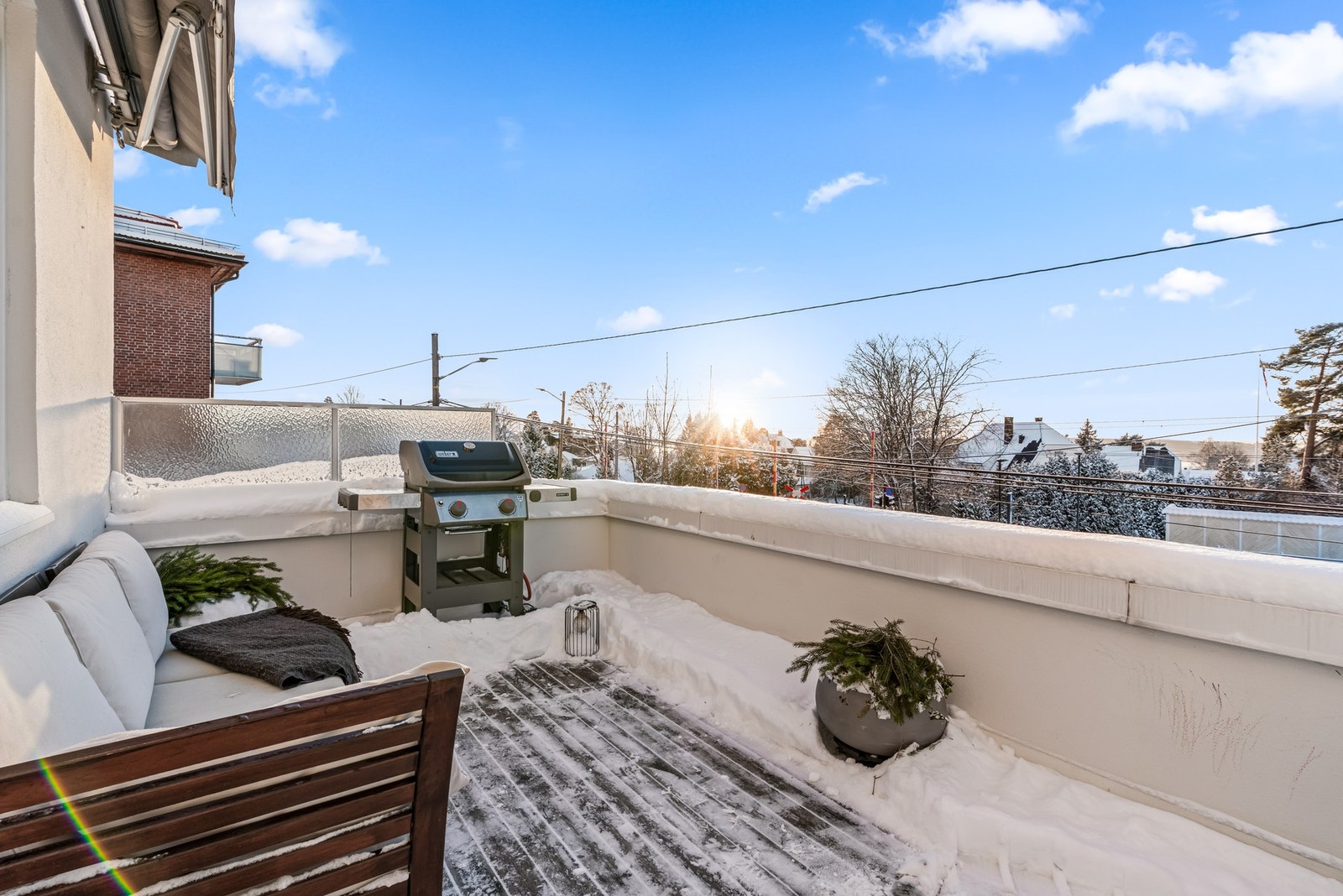 Stor, solrik terrasse på 10 kvm mot vest. Galleribilde