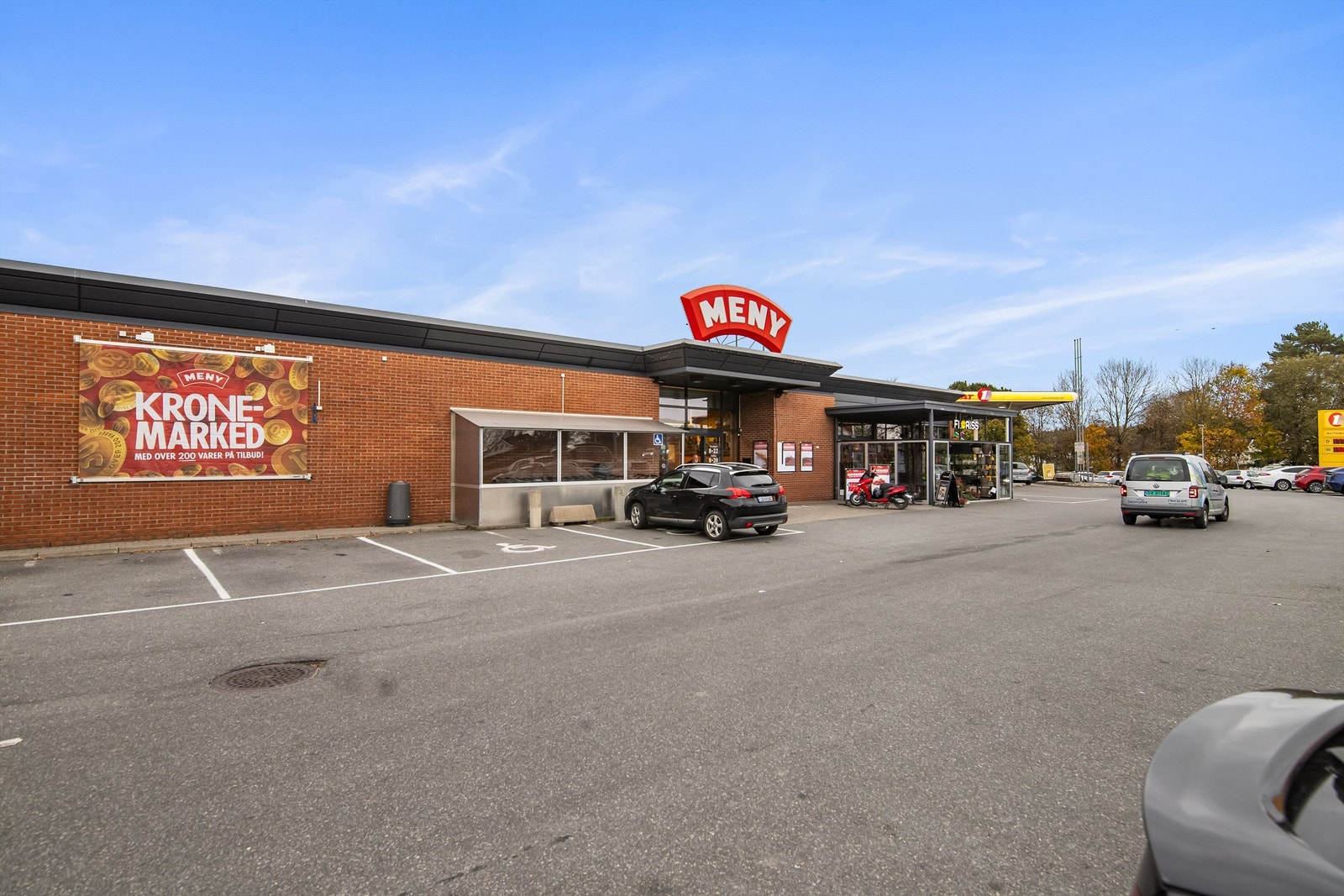 Kun 3 minutter med bil, eller en hyggelig 10-minutters spasertur unna, finner du en Meny Hasle med alt du trenger til både hverdag og helg Galleribilde