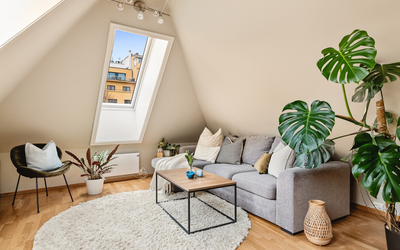 - Leiligheten har en åpen stue- og kjøkkenløsning som gir en sosial og praktisk romfølelse - Galleribilde