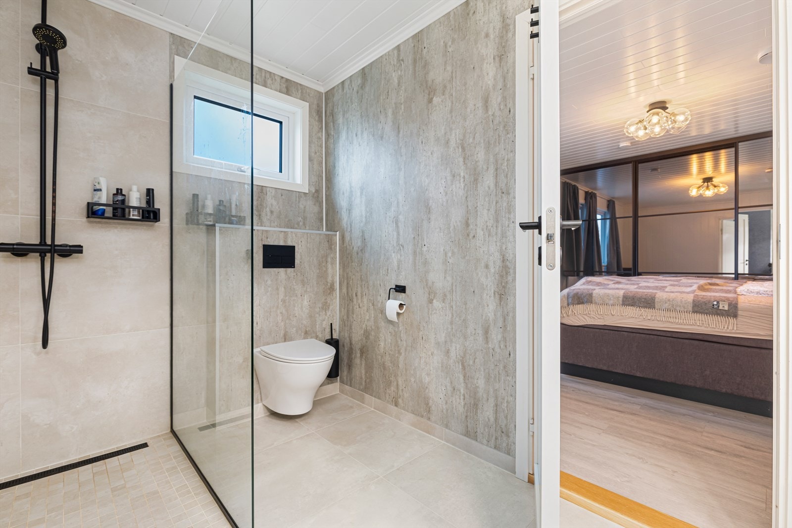 Bad i hovedetasje Galleribilde