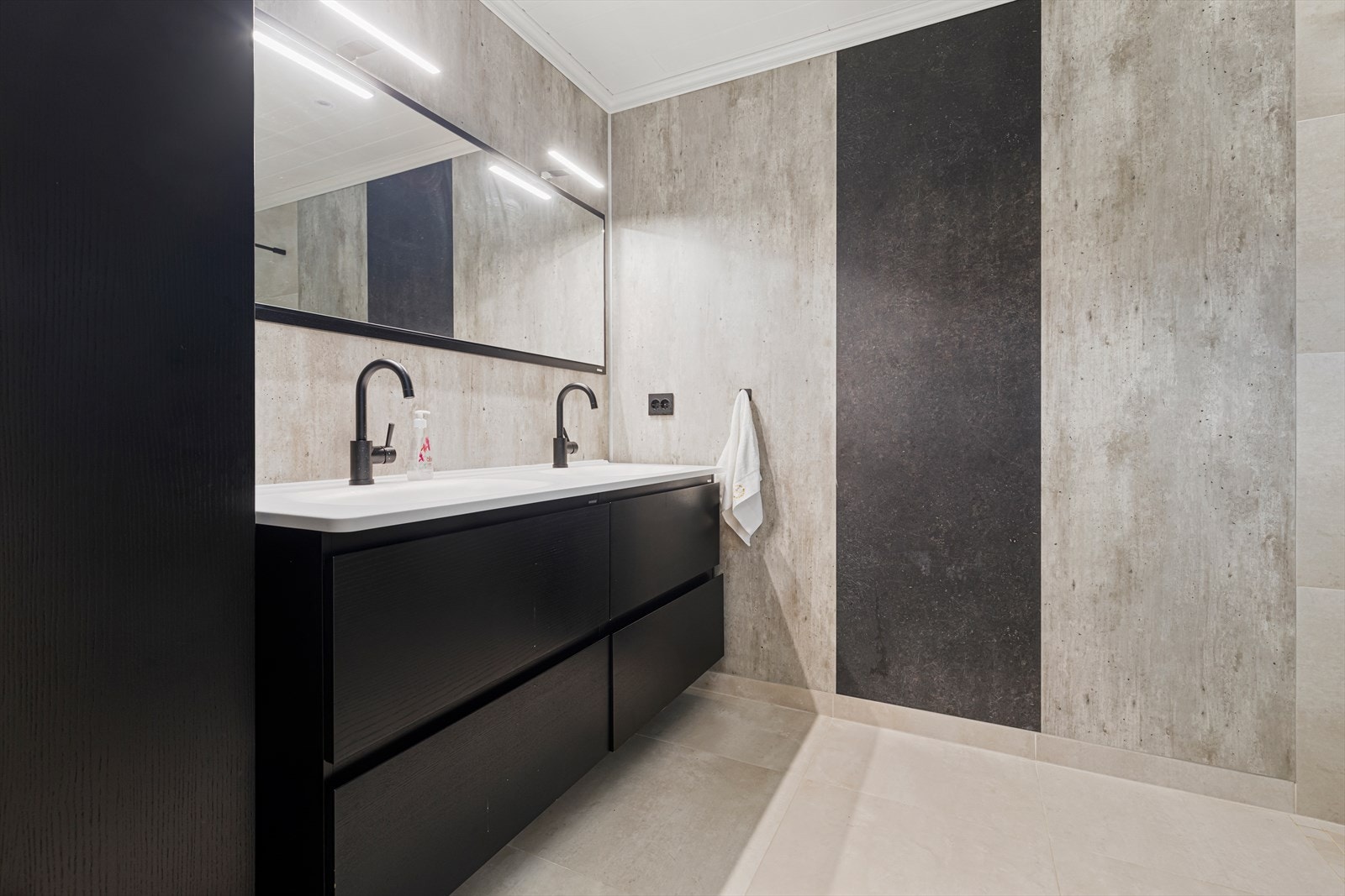 Bad i hovedetasje Galleribilde