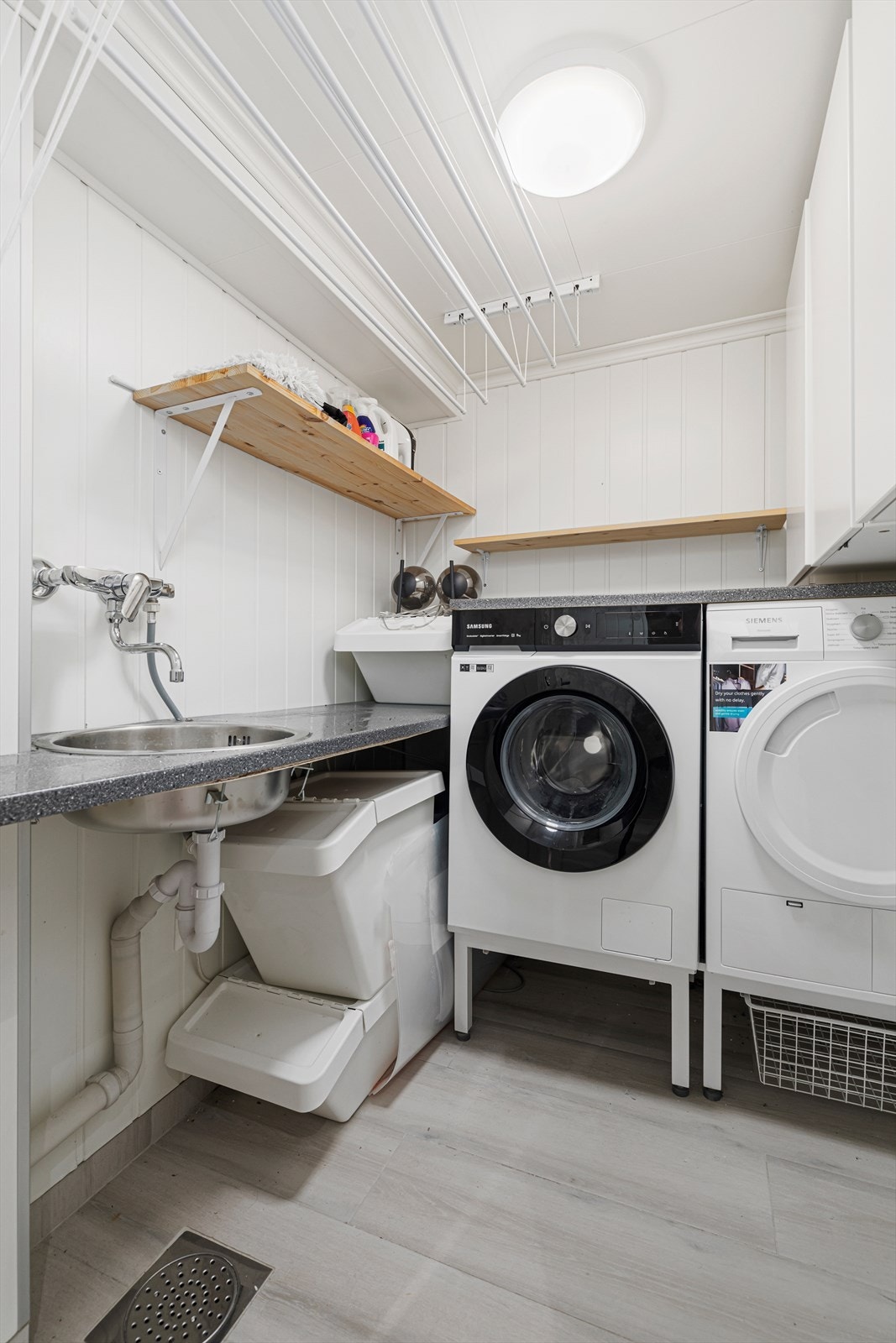 Vaskerom Galleribilde