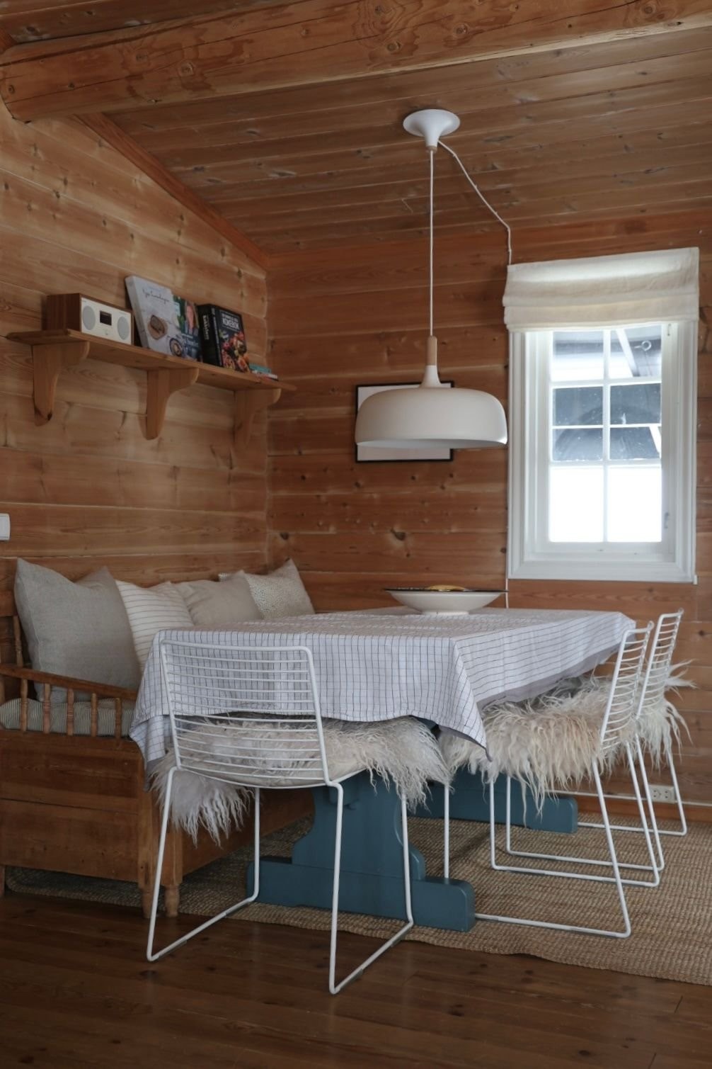 Hyggelig spiseplass i nærheten av kjøkkenet Galleribilde