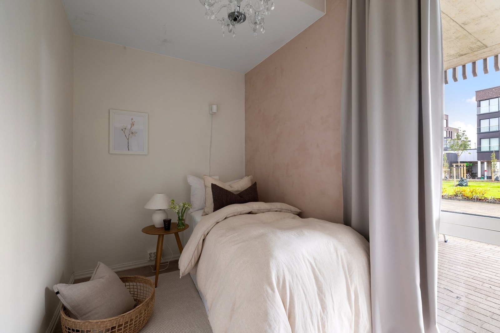 - Det andre soverommet i leiligheten er perfekt egnet som gjeste- eller barnerom - Galleribilde